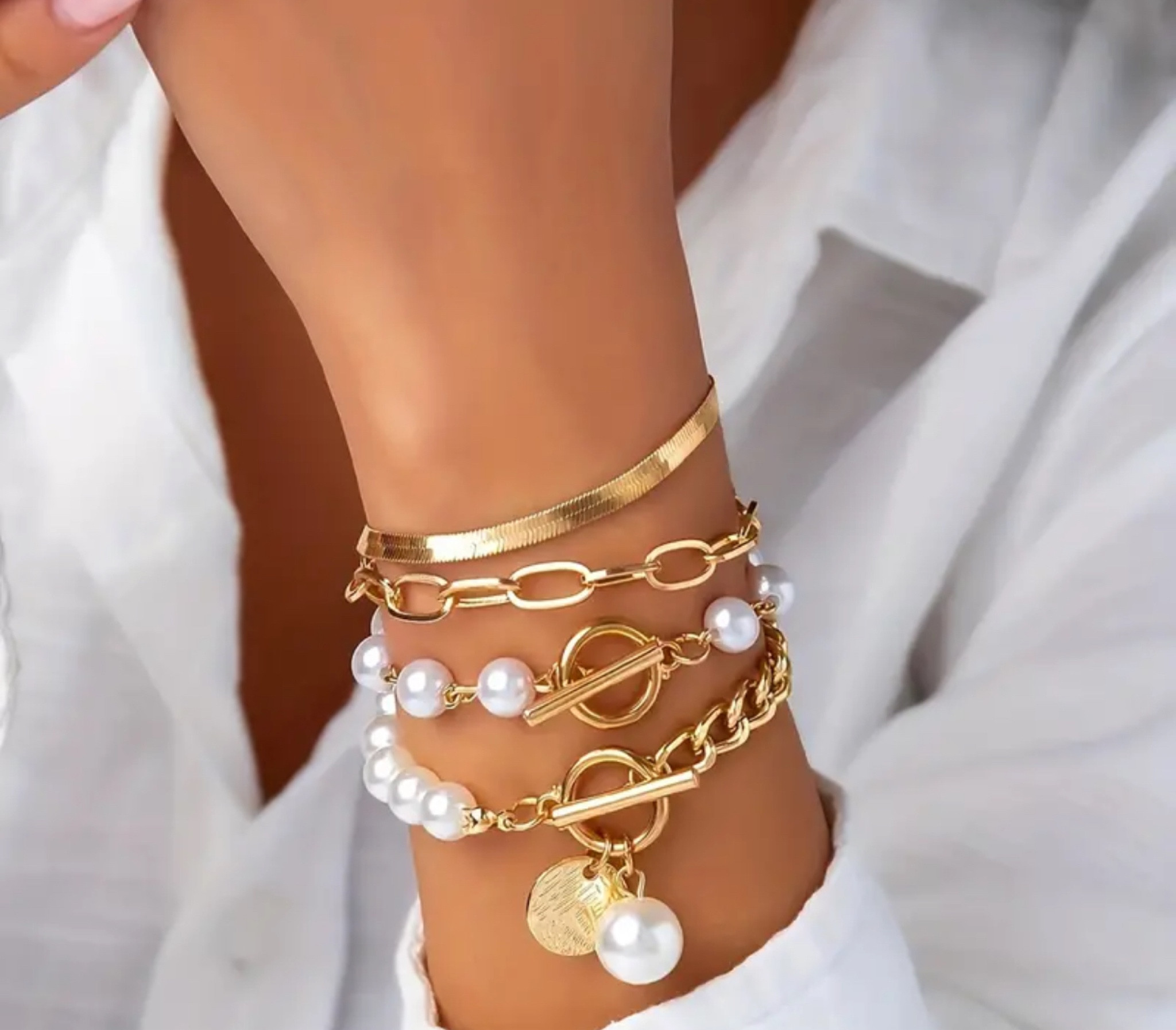 Faux 4 piece stackable bracelets 