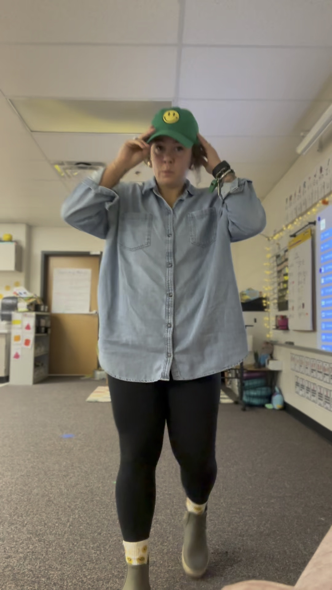 Field trip day to the pumpkin patch! 

Kindergarten teacher // ootd // midsize // farm outfit 