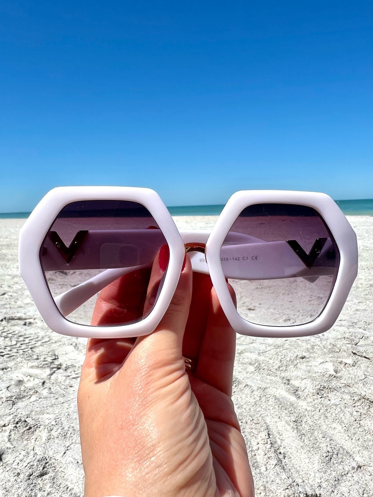 I can see summer clearly in these sunglasses!😎 

I love an oversized pair of sunglasses for summer! Under $20 too!

#LTKSeasonal #LTKOver40 #LTKSaleAlert #LTKTravel #LTKgrwm #LTKootd #LTKU #LTKSwim