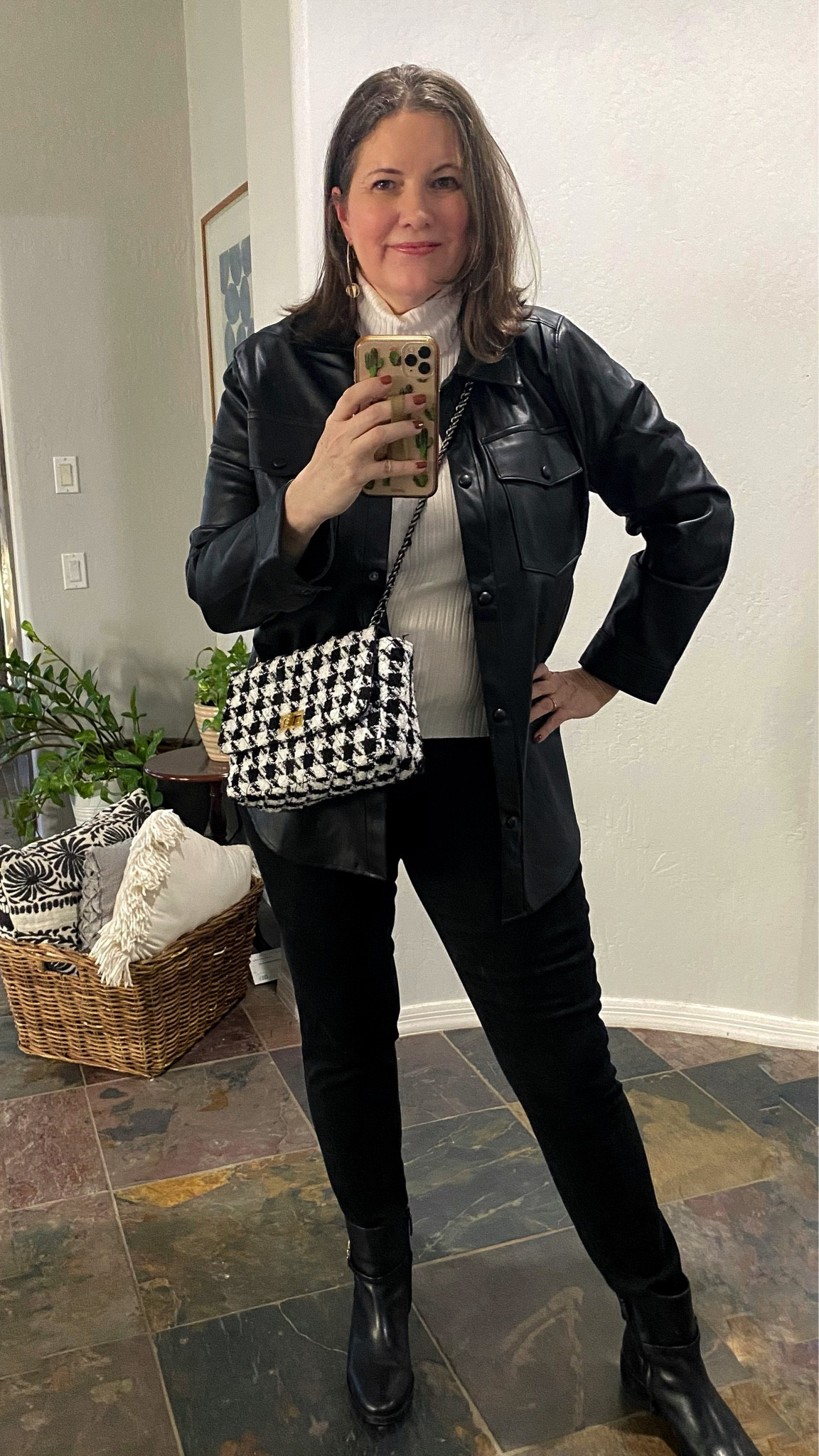 OOTD off to meet a friend for a local restaurant pre-grand opening celebration

#LTKunder100 #LTKSeasonal