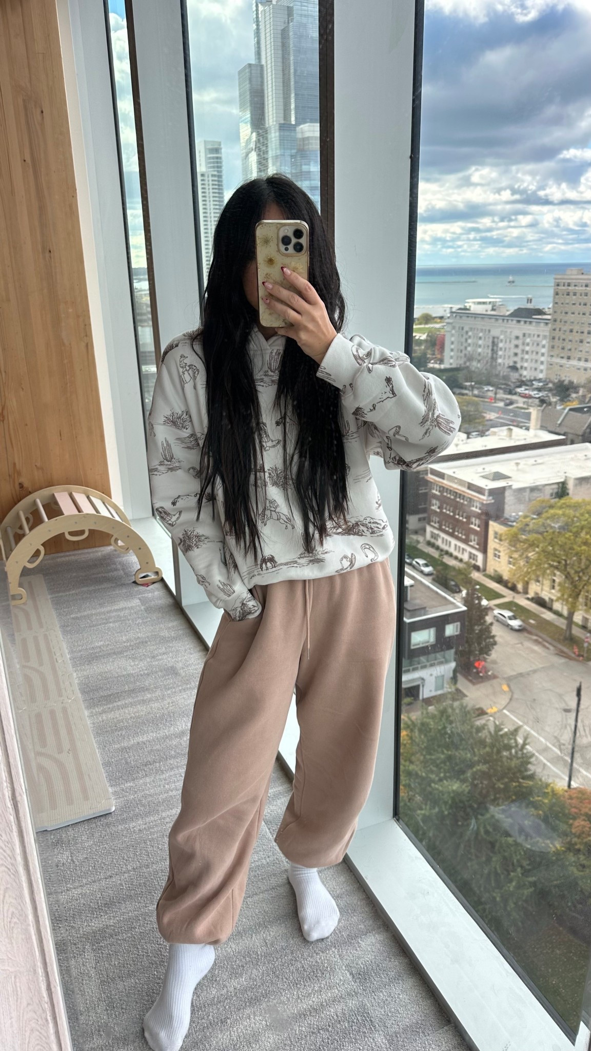  Comfy lounge fit 

#LTKPetite #LTKStyleTip #LTKFindsUnder50