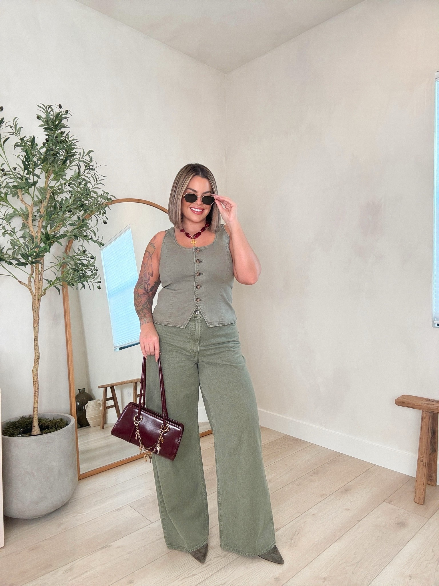 Green vest is sold out but linked the dark wash that’s still fully in stock. You can recreate the same look with dark denim too. Same with the jeans just swap for dark denim wash instead 

Jeans 31L 
Vest L