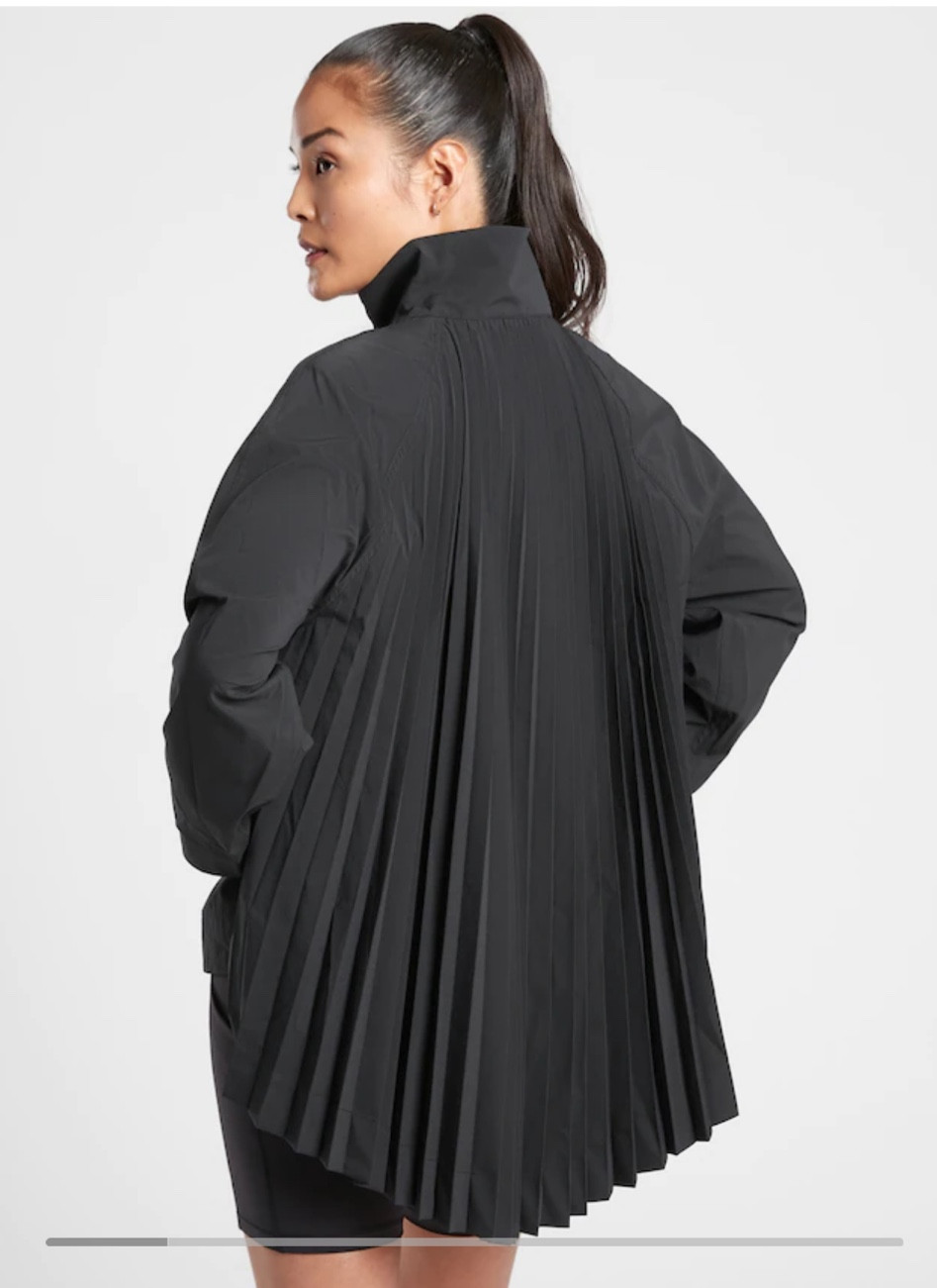 Can you even? Omg… this top from Athleta is everything!! I need all the colors but black is first up on the list for fall 😍  

#LTKSeasonal #LTKstyletip #LTKsalealert