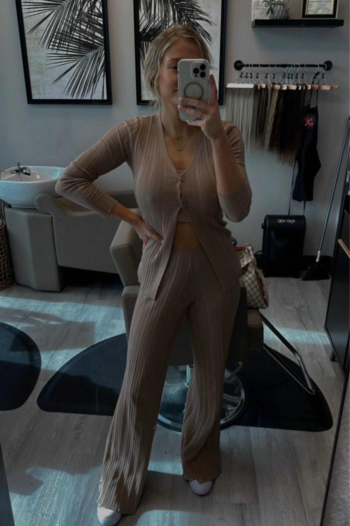 Monochromatic🤎

#LTKfindsunder100 #LTKbeauty #LTKSeasonal