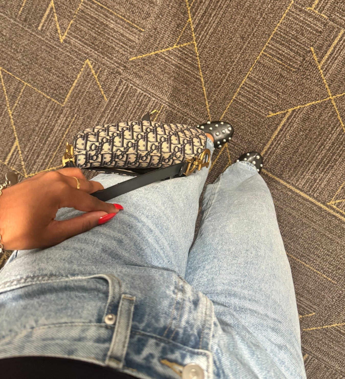 Mixing metals 

#LTKStyleTip