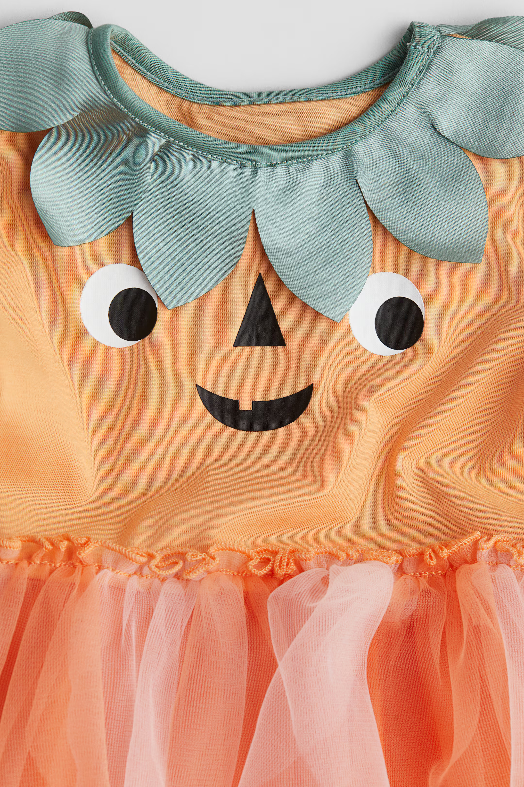 Costume | H&M (US + CA)