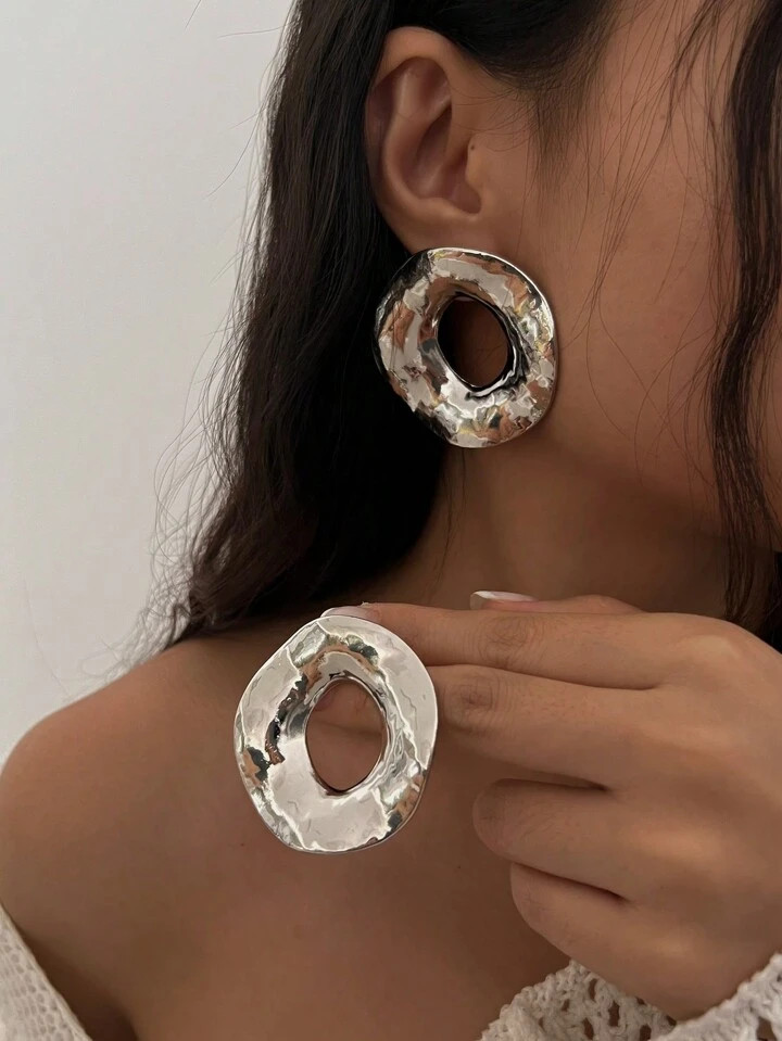 1 Pair Vintage Chic European & American Style Asymmetrical Hollow Out Metal Hoop Earrings, Charmi... | SHEIN