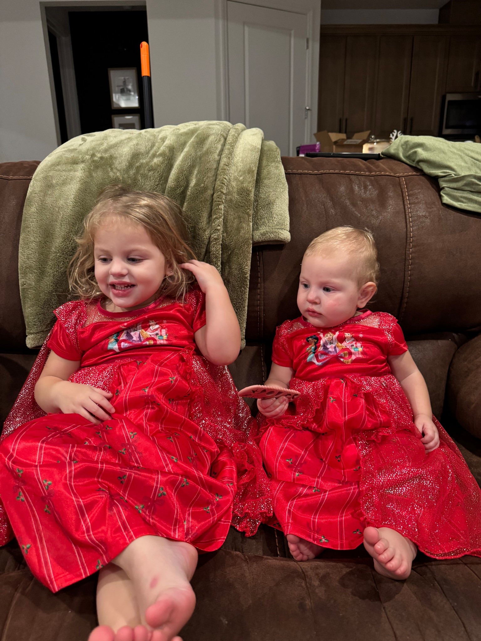 TODDLER GIRL CHRISTMAS PAJAMAS ❤️✨

Toddler girl fashion, toddler girl pajamas, toddler Christmas outfit, matching pajamas, sisterhood, girl moms, target finds, target style, Disney style 



#LTKHoliday #LTKKids #LTKSeasonal