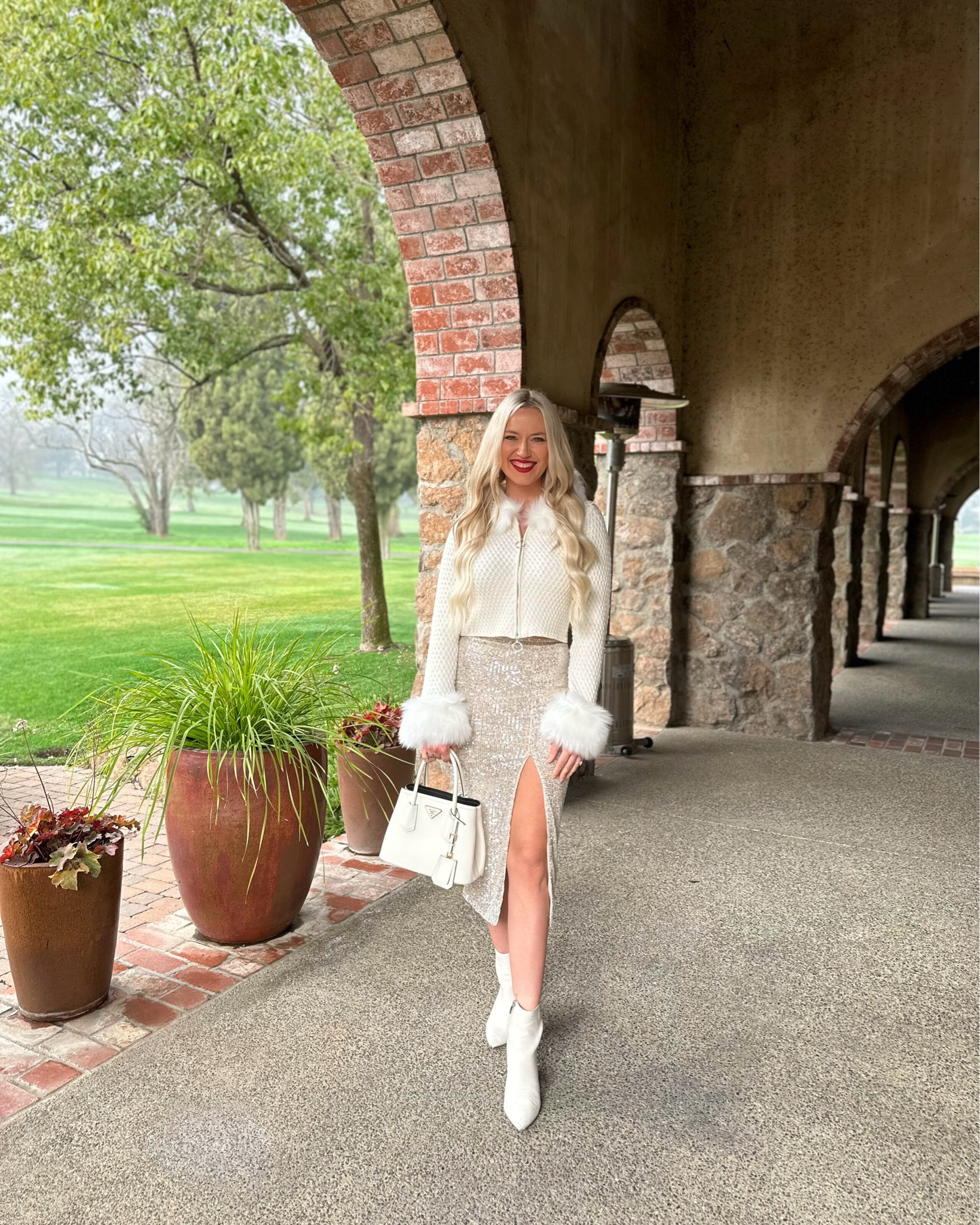 Weekend vibes only 💛

Sequin Midi Skirt | Fur Sleeves | Cropped Sweaterr

#LTKstyletip