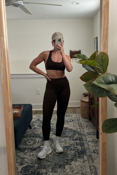 4/3/24 Workout outfit of the day 🫶🏼 Brown workout set, brown and red workout outfit of the day, alo yoga workout set, alo workout set, alo activewear, gym outfits, gym outfit inspo, gym outfit ideas

