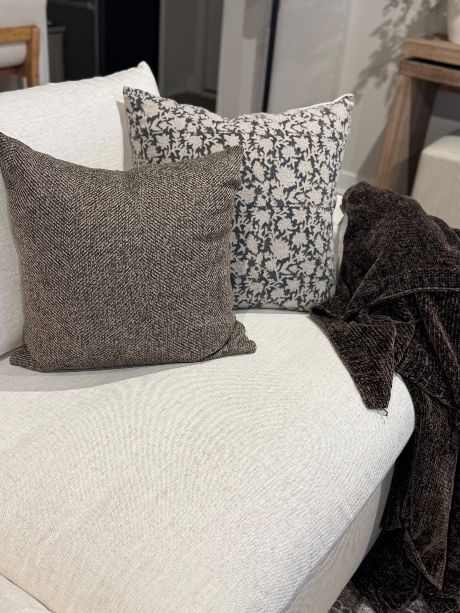 Floral pillow cover, brown pillow cover, brown throw blanket, cream sofa, pillow insert

#LTKSaleAlert #LTKSeasonal #LTKHome