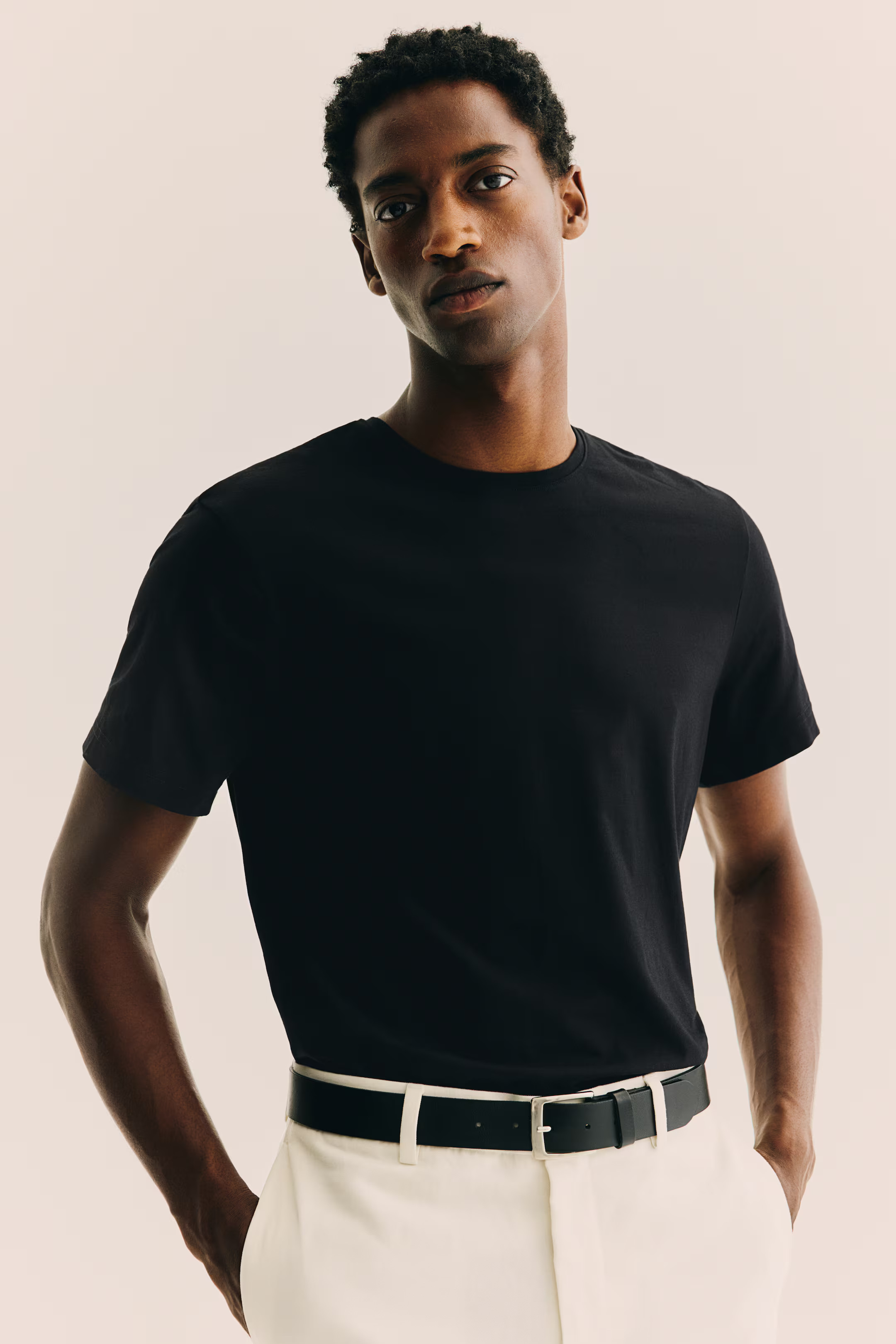 Slim Fit T-shirt - Round Neck - Short sleeve - Black - Men | H&M US | H&M (US + CA)