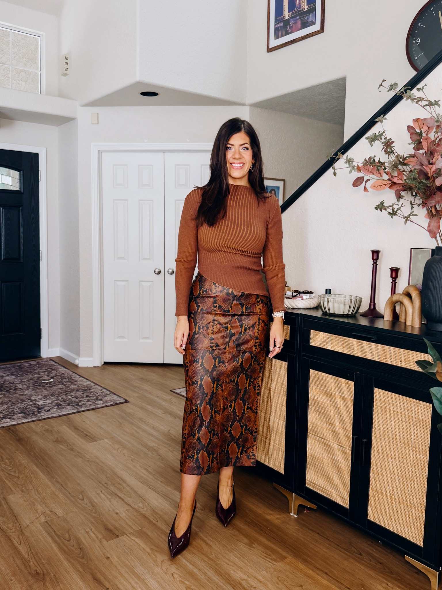 30% off fall fashion
In a medium ribbed sweater 
Medium faux leather snakeskin skirt

#LTKSaleAlert #LTKMidsize #LTKWorkwear