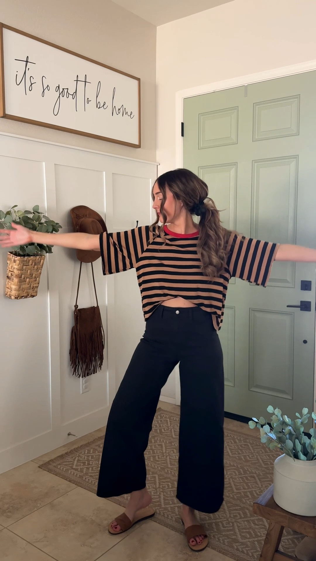 Cute and comfy outfit 



#LTKootd #LTKgrwm #LTKmomlife