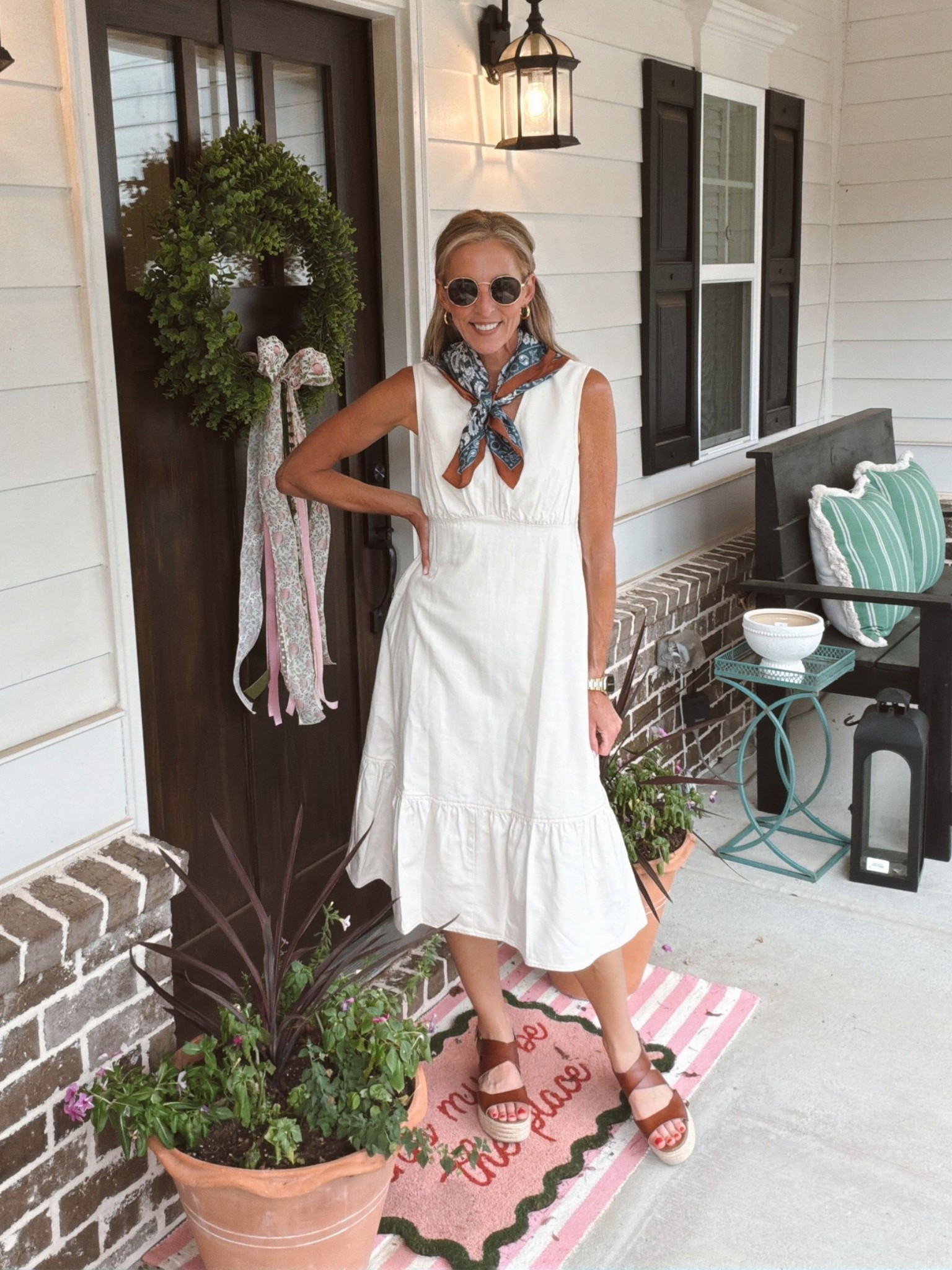 $23 time in trade dress that I’ve worn so many times perfect for Work with the ruffle him looks great with a scarf or on its own!!! Wearing an XS