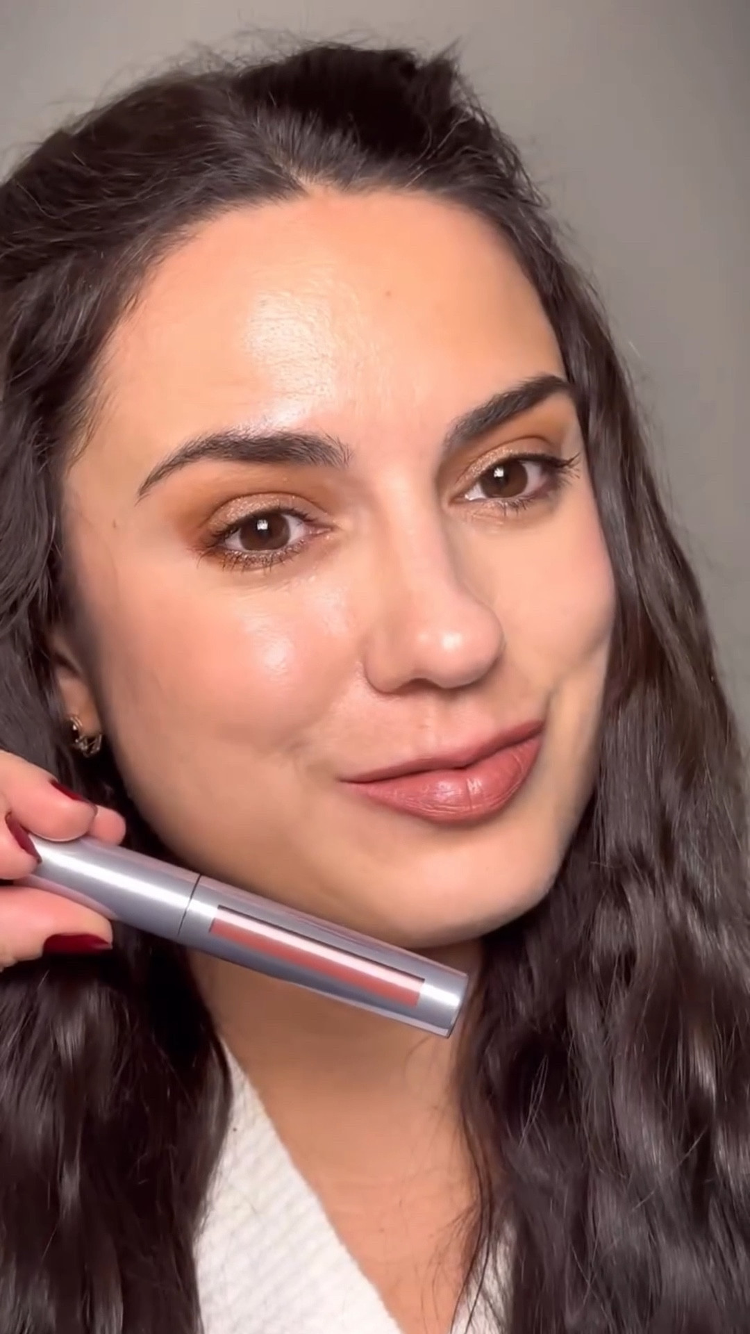 Tried three shades from the Runway Rouge by Patricia Hartmann Almost Matte Longwear Liquid Lipstick line — Minimalist, 90s Nude, and Photogenic.

They glide on so easily, feel super lightweight, and don’t dry out my lips at all.
Love that soft 90s finish 🤎
