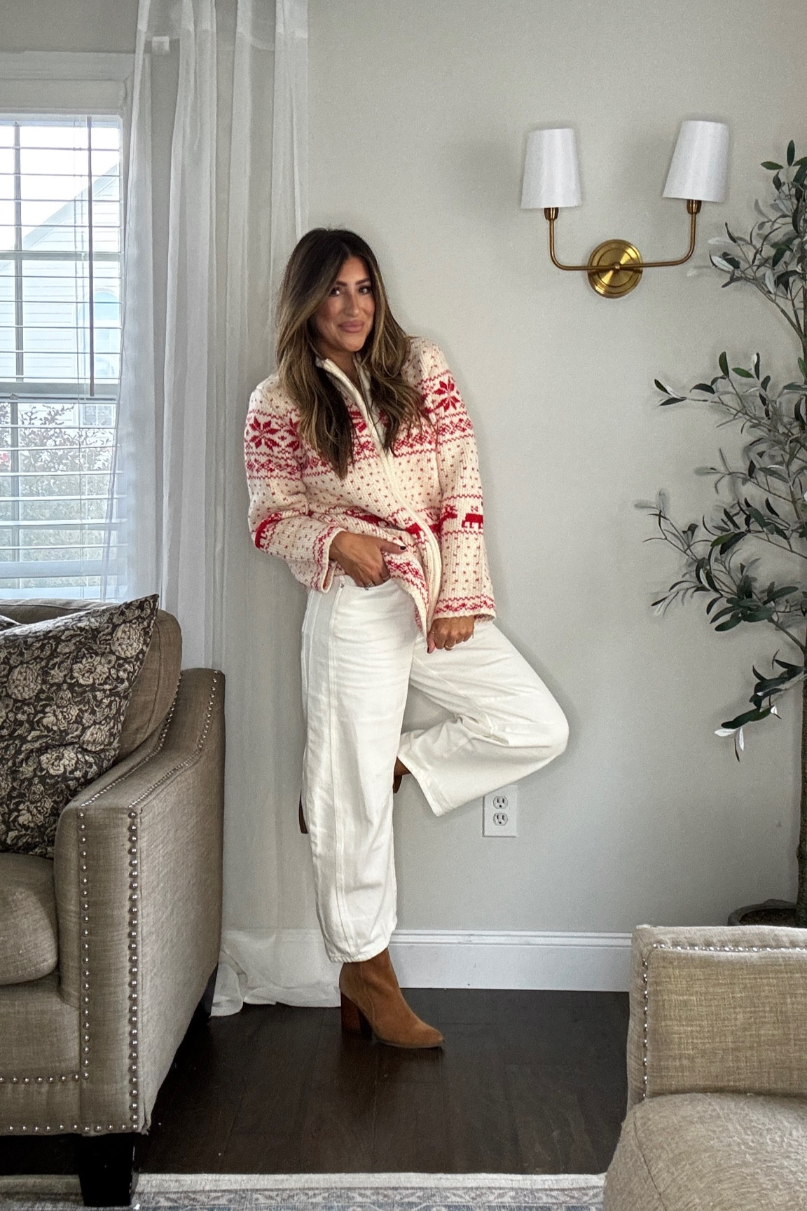 Christmas sweater. Holiday sweater. Casual outfit. Zip up. Wearing meds and tts in jeans. Use my code LAUREN30NOV to get 30% OFF! Xx

#LTKSeasonal #LTKFindsUnder50 #LTKStyleTip