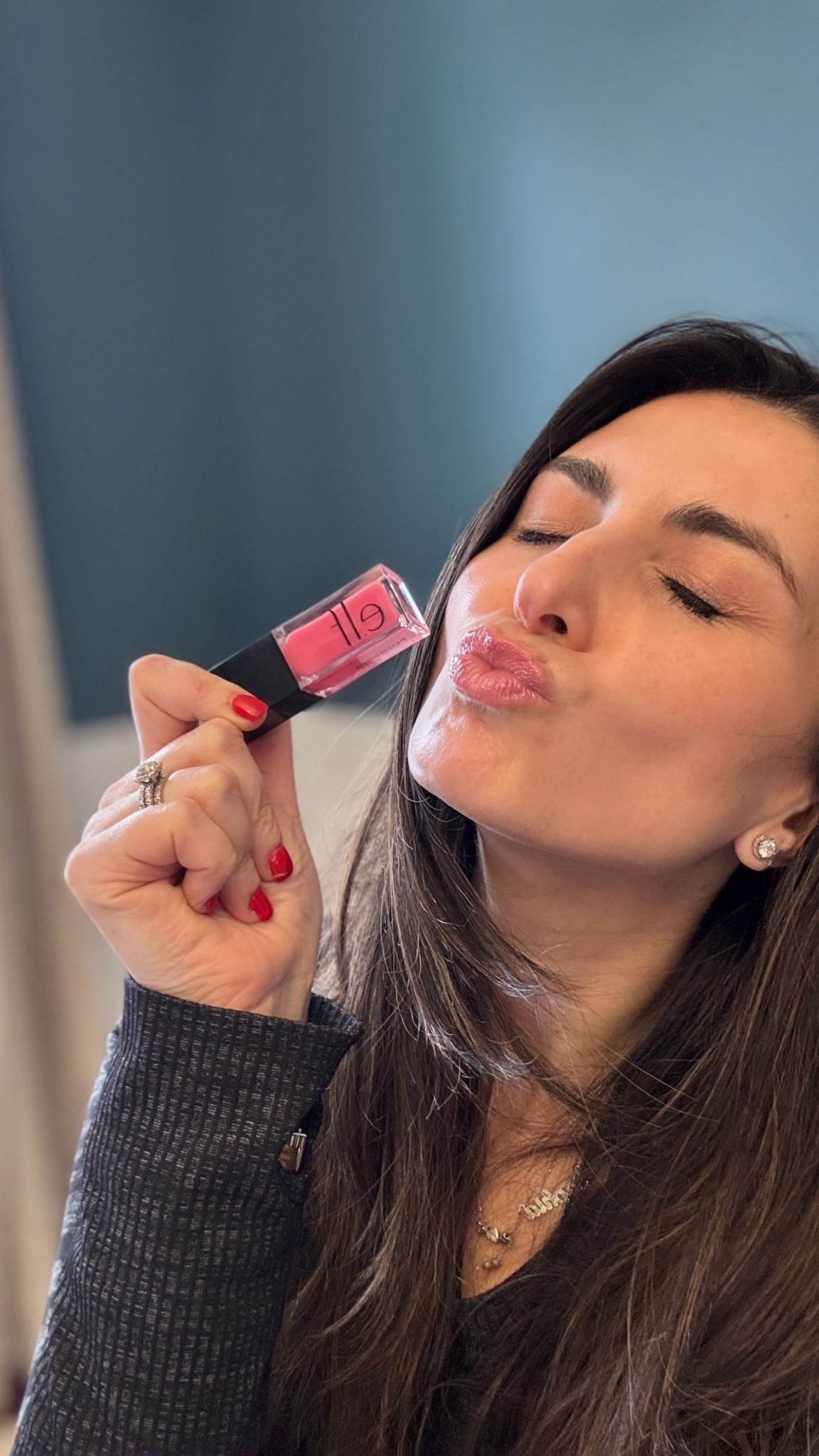 Plumping gloss without the price tag!! #elf #drugstorebeauty

#LTKBeauty
