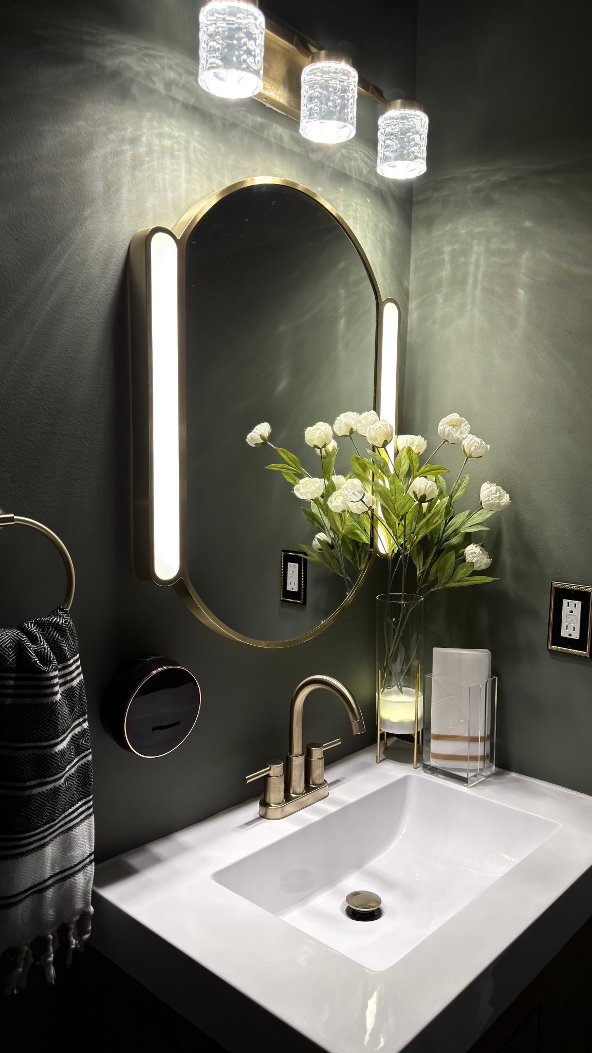 Shop Glacier Bay at The @HomeDepot's Winter Bath Event and save up to 40% off select online bath items now through 3/27/26! #ad #TheHomeDepotPartner
#SmallProjectsBiglmpact #GlacierBay
@shop.ltk #liketk.it #ltkit 



#liketkit #LTKHome #LTKSaleAlert
@shop.ltk
https://liketk.it/5Mpl6