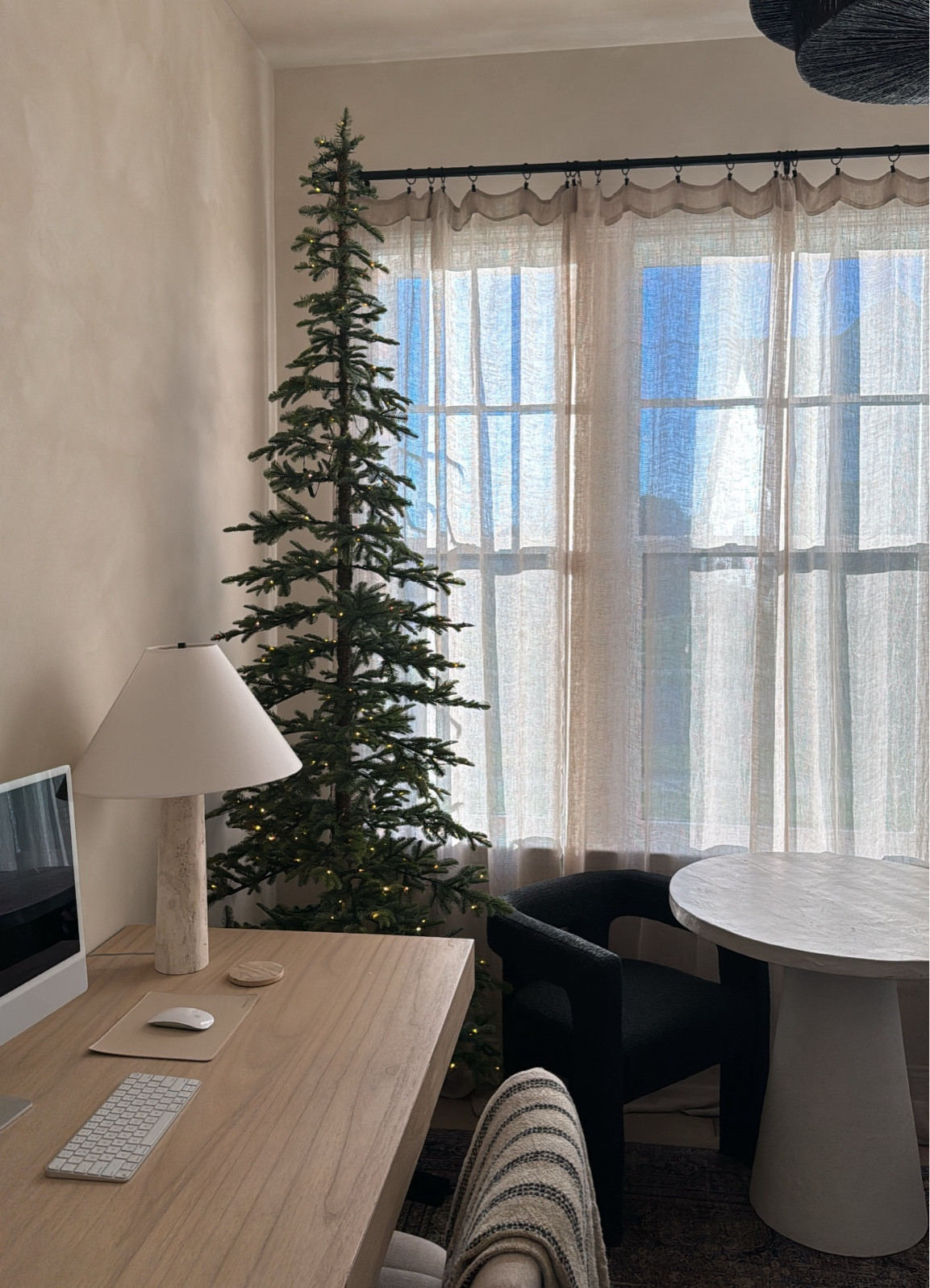 Starting to put up holiday decor! Feel kinda late this year even tho it’s still pretty early. Just feels overwhelming sometimes even tho I love it once it’s up 🥰🌲✨ 