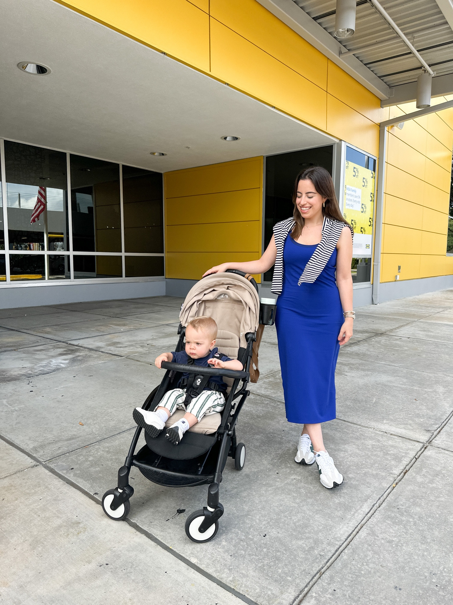 Mom outfit of the day! Love this casual midi dress paired with a striped top and sneakers. Use code CAROL20 for 20% off your purchase!





#LTKworkwear #LTKsalealert #LTKstyletip