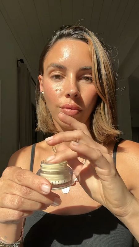Fall Skin Prep 101 with @bobbibrown 

Hydrate using Vitamin Enriched Eye Base
Brighten + neutralize using Skin Concealer Stick in color Cool Sand
Seal in hydration with the Vitamin Enriched Pressed Powder in Neutral 

#ad #BobbiBrown #SkinPrep

