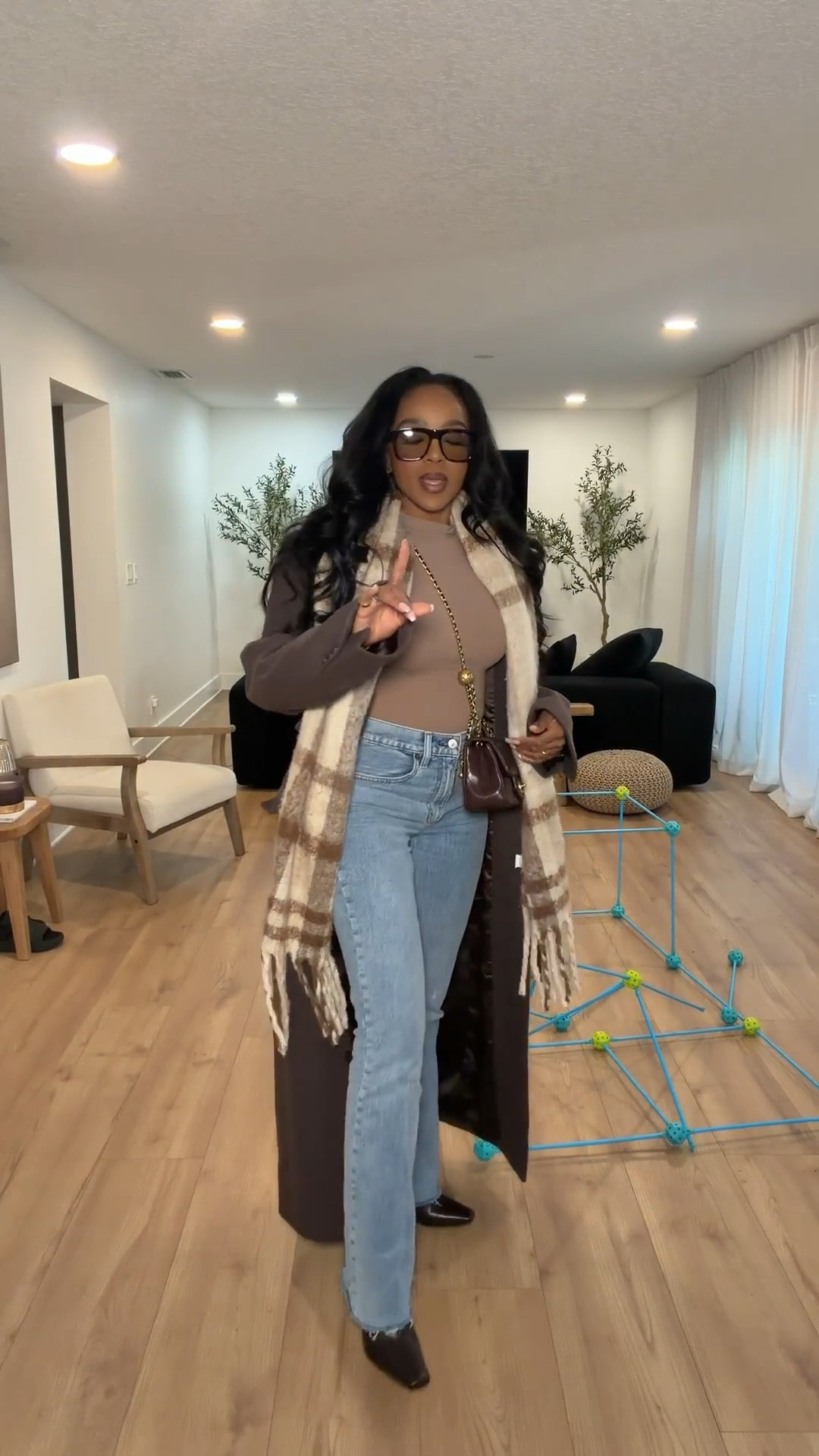 An elevated everyday fall outfit that proves neutrals never miss. This layered look is all about timeless pieces you’ll reach for on repeat — the kind of long-term shopping strategy where the cost per wear keeps dropping season after season.

Perfect for casual workdays, coffee dates, errands, or travel days when you still want to look polished.

📏 Sizing:
Top: Size Small  
Jeans: 27 Long  
Coat: Size Small  
Height: 5'4" | Weight: 138 lbs | Bust: 34D | Waist: 27" | Hips: 40"

Save this post to revisit later and shop everything instantly on the app.

Neutral fall outfit, classic layering pieces, everyday chic style, affordable fall fashion, wardrobe staples styled multiple ways, timeless capsule wardrobe essentials.

Follow me on Instagram and YouTube @kirasfashionfinds



#LTKgrwm #LTKPetite #LTKootd