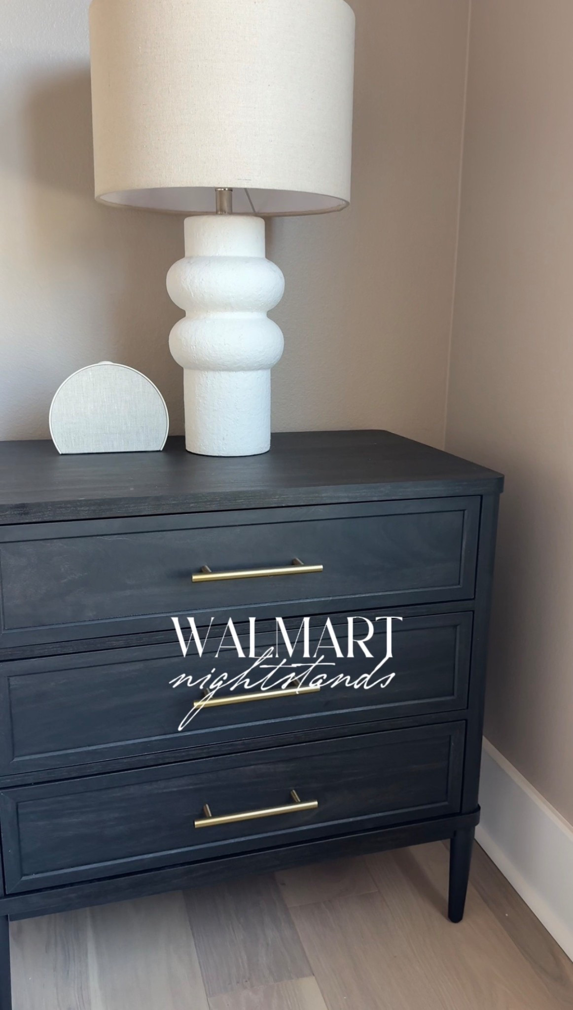 THIS PRICE!! 😍
She is screaminggg Pottery Barn without the price tag 🙌🏽