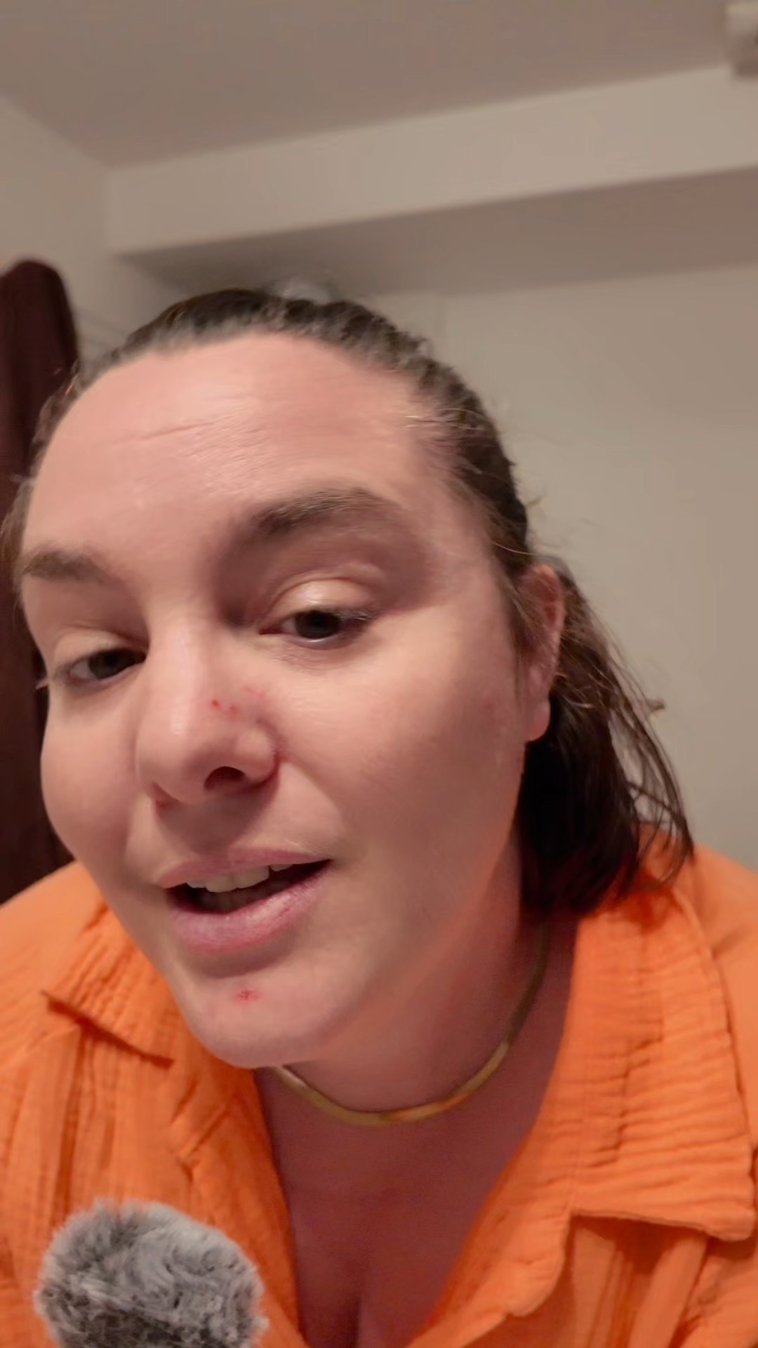 Glow Up Monday ✨ | Reprendre soin de ma peau après une poussée d’acné
J’ai été négligente, j’ai gratté mes boutons, j’ai zappé ma routine… mais aujourd’hui, je choisis la douceur.
Pas de solution miracle, juste de la régularité et un peu plus d’amour envers moi-même.
Un glow up, ça commence souvent là. 🌿🧖‍♀️

#GlowUpMonday #RoutinePeau #SelfCare #PeauAcnéique #RealSkin #AcnéAdulte #SkincareRoutine #PrendreSoinDeSoi #BodyPositive #RoutinesImparfaites



#LTKbeauty