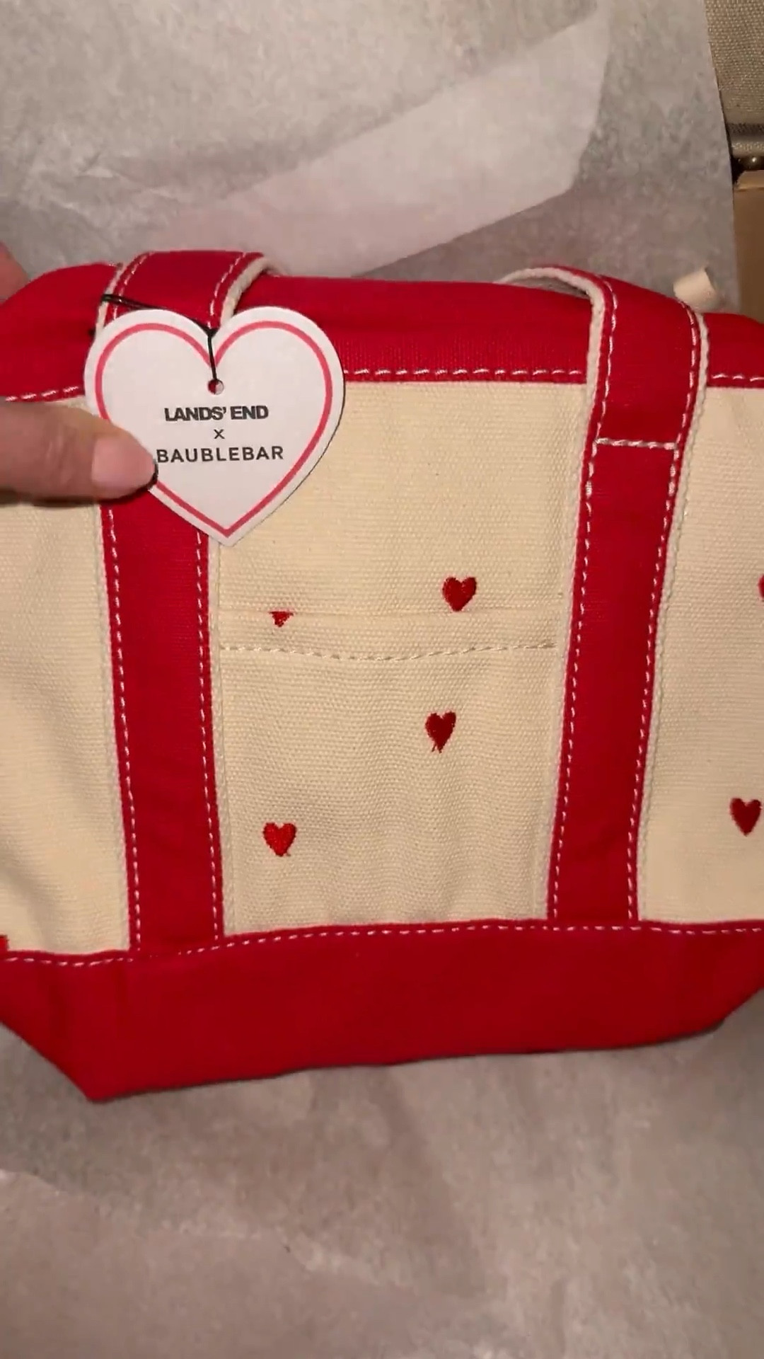 The cutest gift to give a loved one this Valentine’s Day! The new tote bag form lands end x baublebar dropped and we’re obsessed! Get your hands on this before it’s too late!

#LTKValentine #LTKOver40 #LTKMidsize