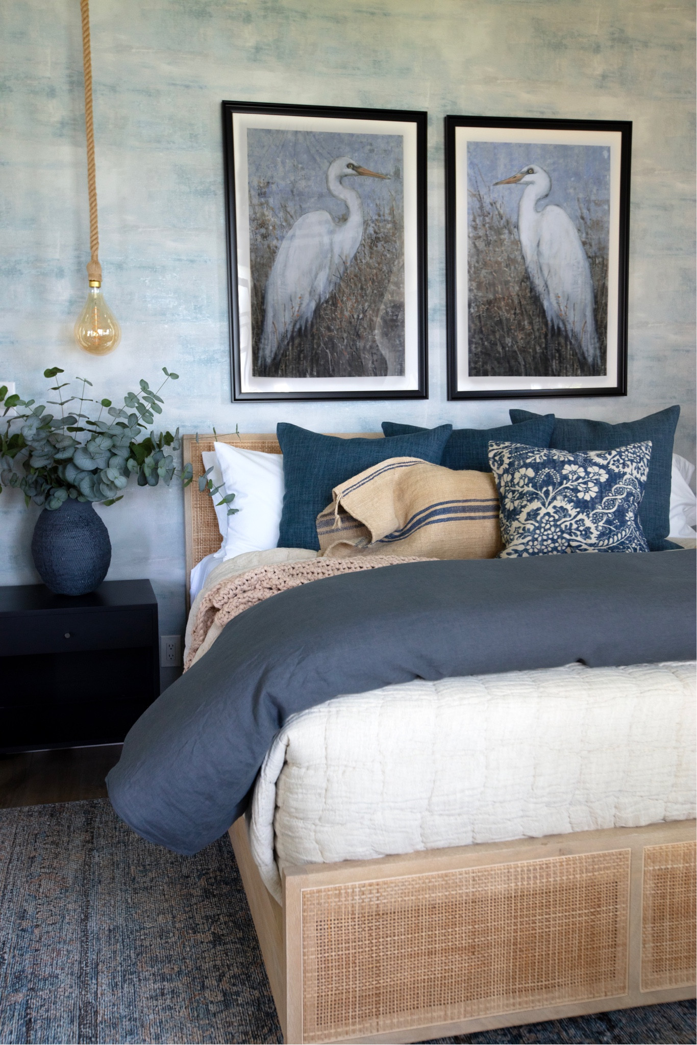 This bed sheet orangizer is a GAME CHANGER!! It’s also $40 off like whatttt! So great to store extra sheets, pillowcases and more and keep it all bundled together and organized in your closet 

#LTKhome #LTKHolidaySale #LTKsalealert