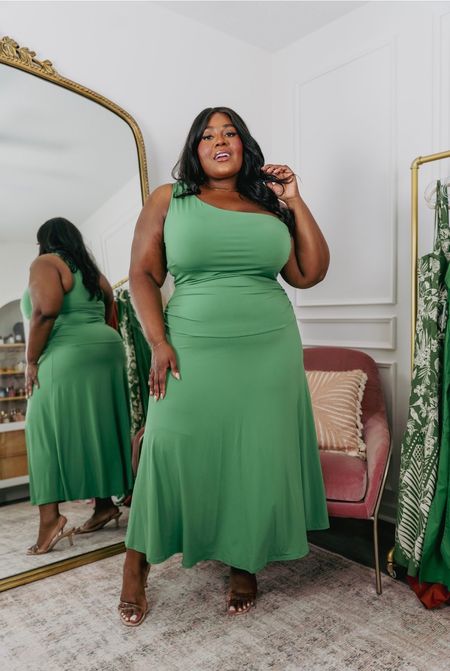 This dress is spicyyy❤️‍🔥 Definitely wearing this out on the town💚

Wearing XXL.

plus size fashion, dresses, wedding guest dress, vacation, spring outfit inspo, summer fashion, mini dress, maxi dress, brunch, girls night, date night looks, style guide

#LTKplussize #LTKfindsunder100 #LTKfindsunder50