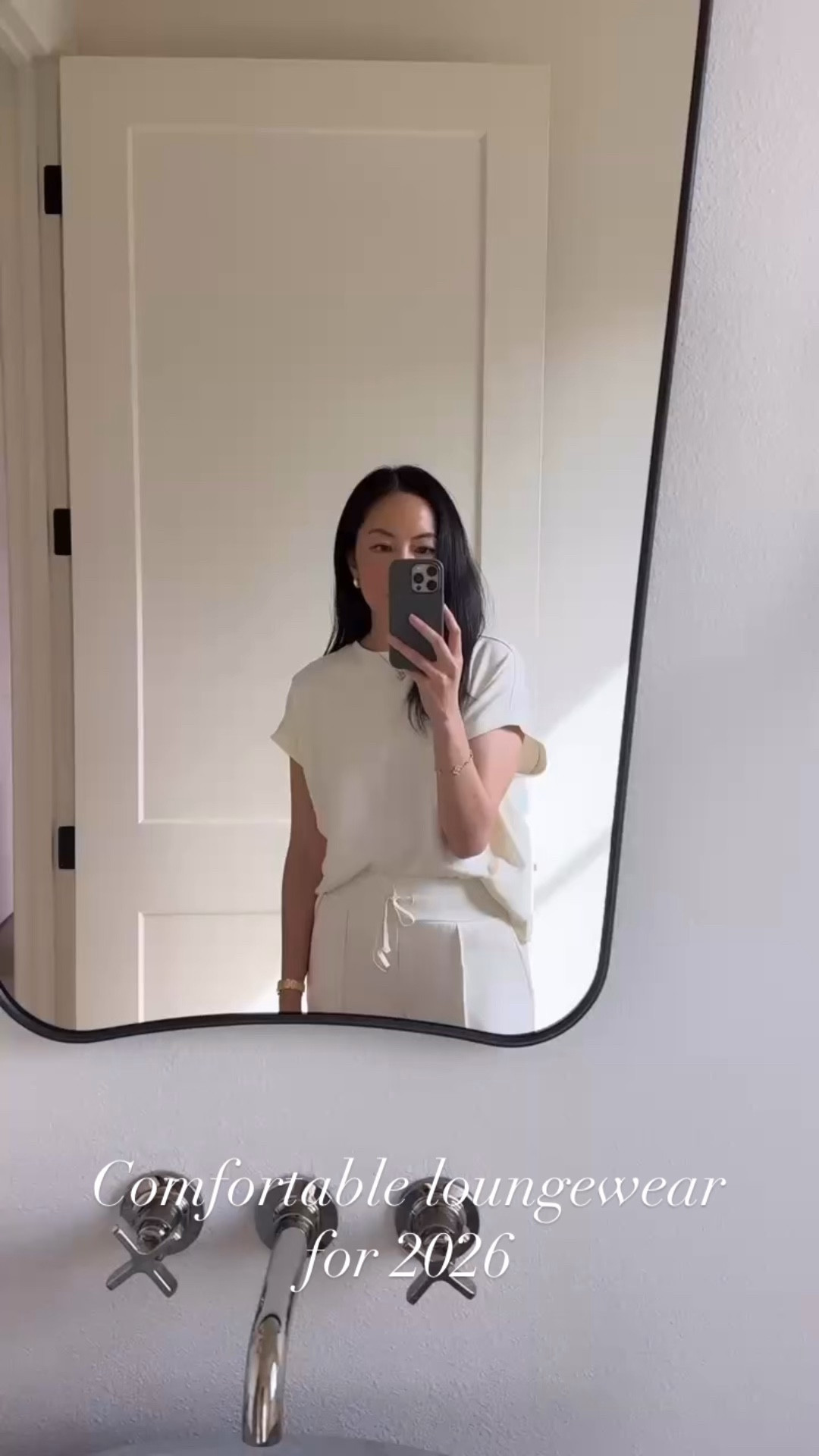 This AirKnit fabric is my go to when it comes to at home comfort. This set is available now at Talbots.

#classicstyle
#monochromaticoutfit
#houseoutfit
#loungewear
#sweatpants

#LTKfitnessgoals #LTKootd #LTKHoliday