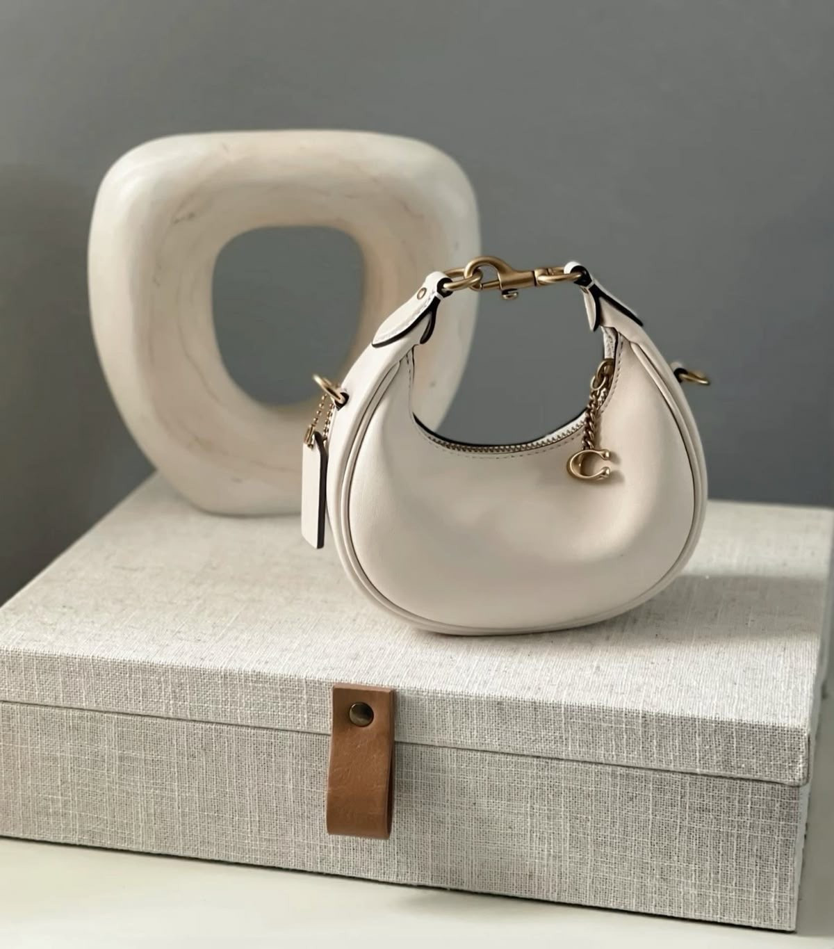 Coach purse on sale, jonie bag, coach purse , cyber Monday , women’s Christmas gift 

#LTKSaleAlert #LTKGiftGuide #LTKCyberWeek