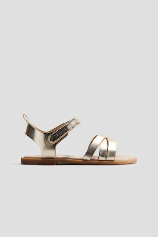 H&M (US + CA) — shop this pick from Emily's edit