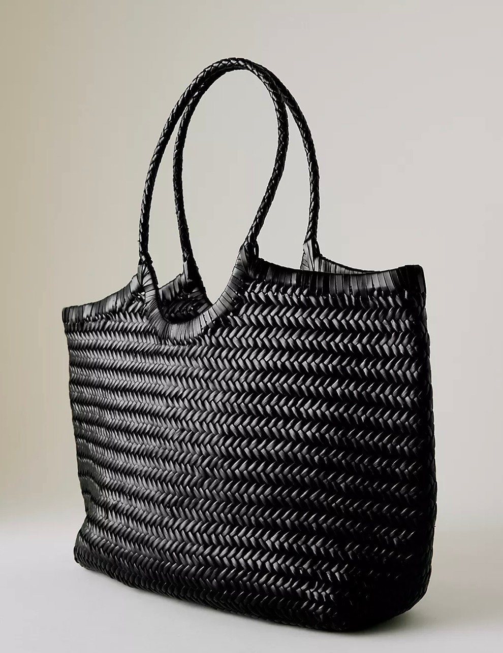 This gorgeous Dragon Diffusion dupe bag is currently reduced. I’ve just ordered the black 😍

#LTKuk #LTKeurope #LTKbag