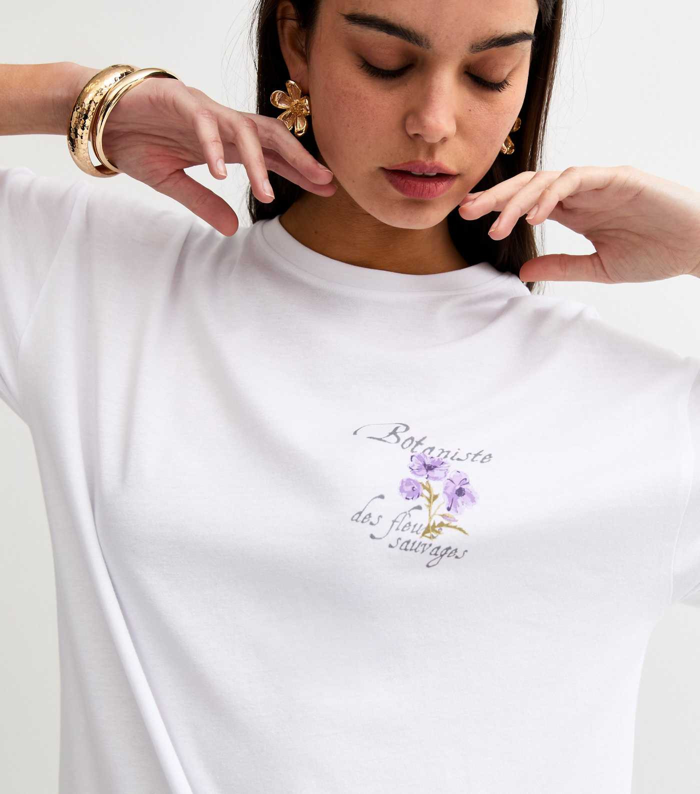 White Botaniste Print Oversized T-Shirt | New Look | New Look (UK)