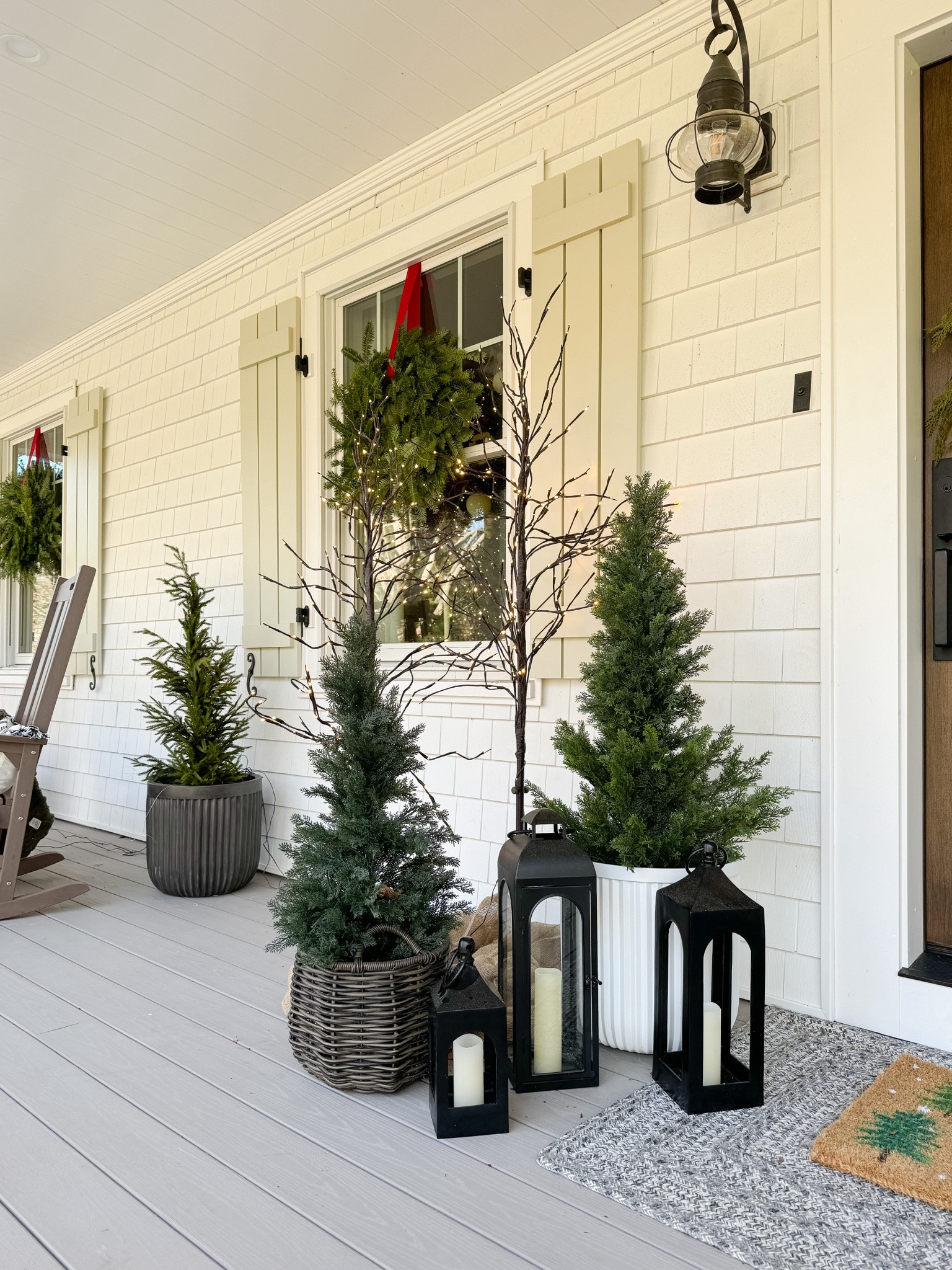 Christmas Front Porch Inspo

holiday front porch  seasonal decor  home decor  home finds  cozy front porch  Christmas wreath  twinkle trees  trending Christmas decor

#LTKHome #LTKSeasonal #LTKHoliday