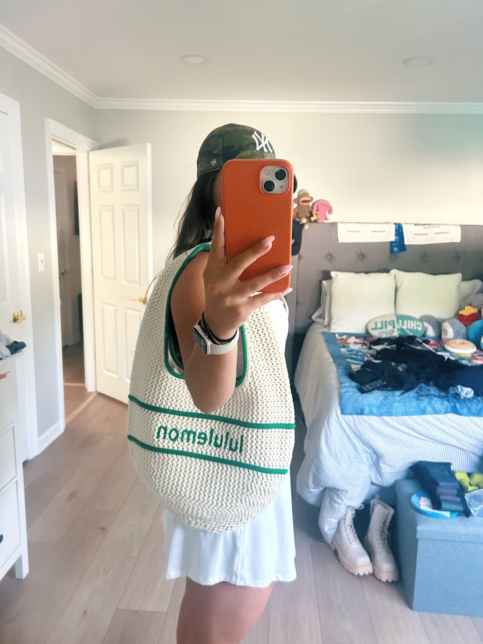This bag >> 

#LTKSeasonal #LTKStyleTip #LTKItBag