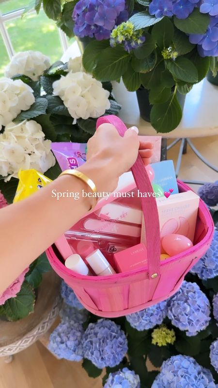 Kat Jamieson shares her favorite beauty products included in the @walmart Spring Beauty Sale! Makeup, skincare, nail polish, skin, perfume. #walmartpartner #walmartbeauty 

#LTKfindsunder50 #LTKbeauty #LTKsalealert