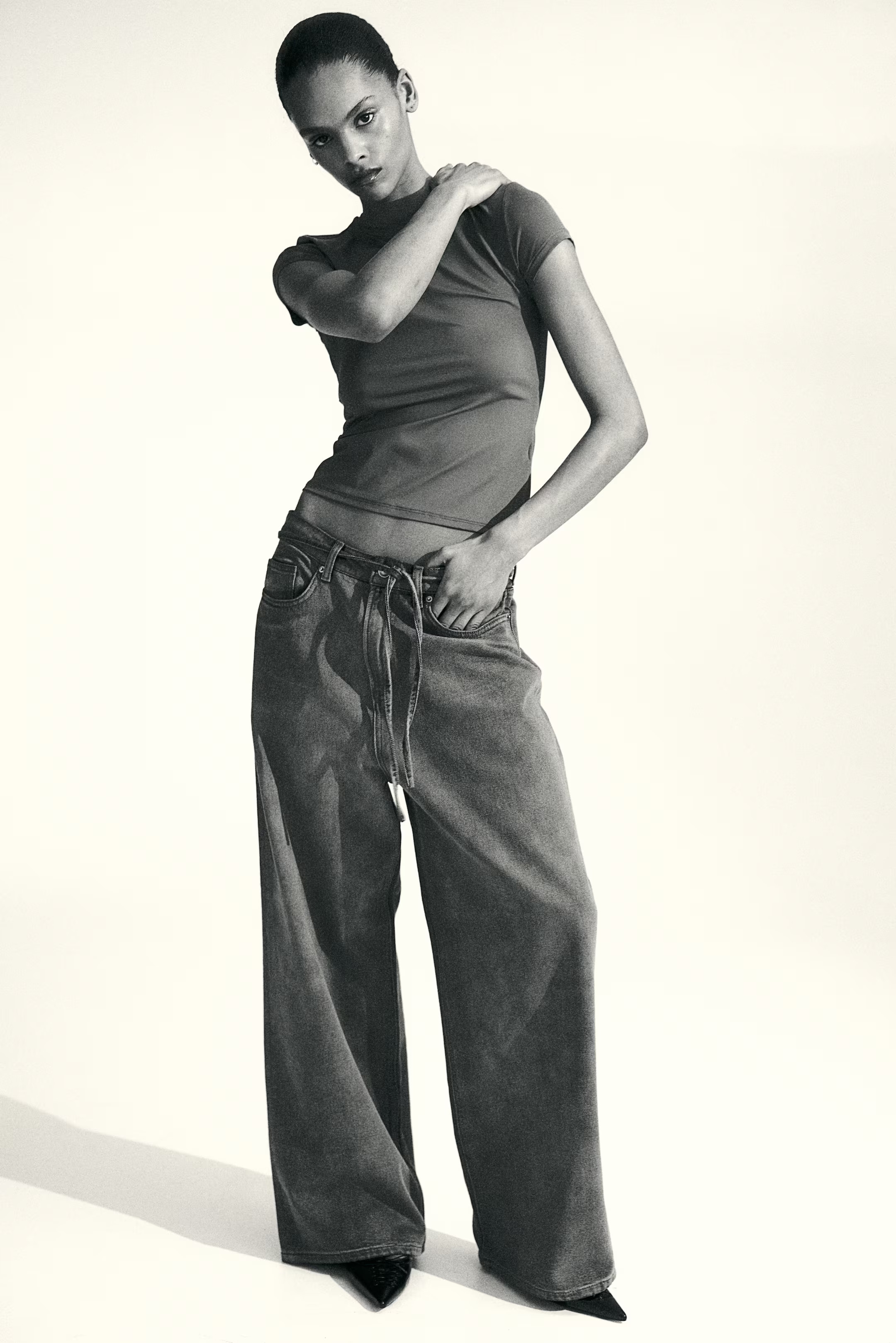 90s Baggy Regular Jeans - Regular waist - Long - Beige - Ladies | H&M GB | H&M (UK, MY, IN, SG, PH, TW, HK)