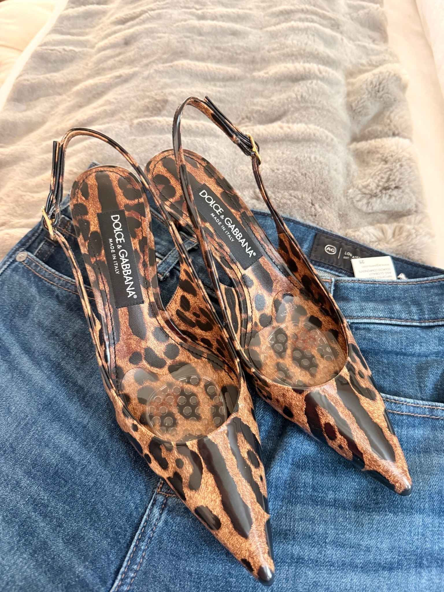 A little leopard for fall never hurt. 🐆 These D&G slingback pumps are the kind of statement shoe that makes even the simplest autumn outfit feel a little more fun.

#fall #fallfashion #shoes

#LTKootd #LTKgrwm #LTKSeasonal