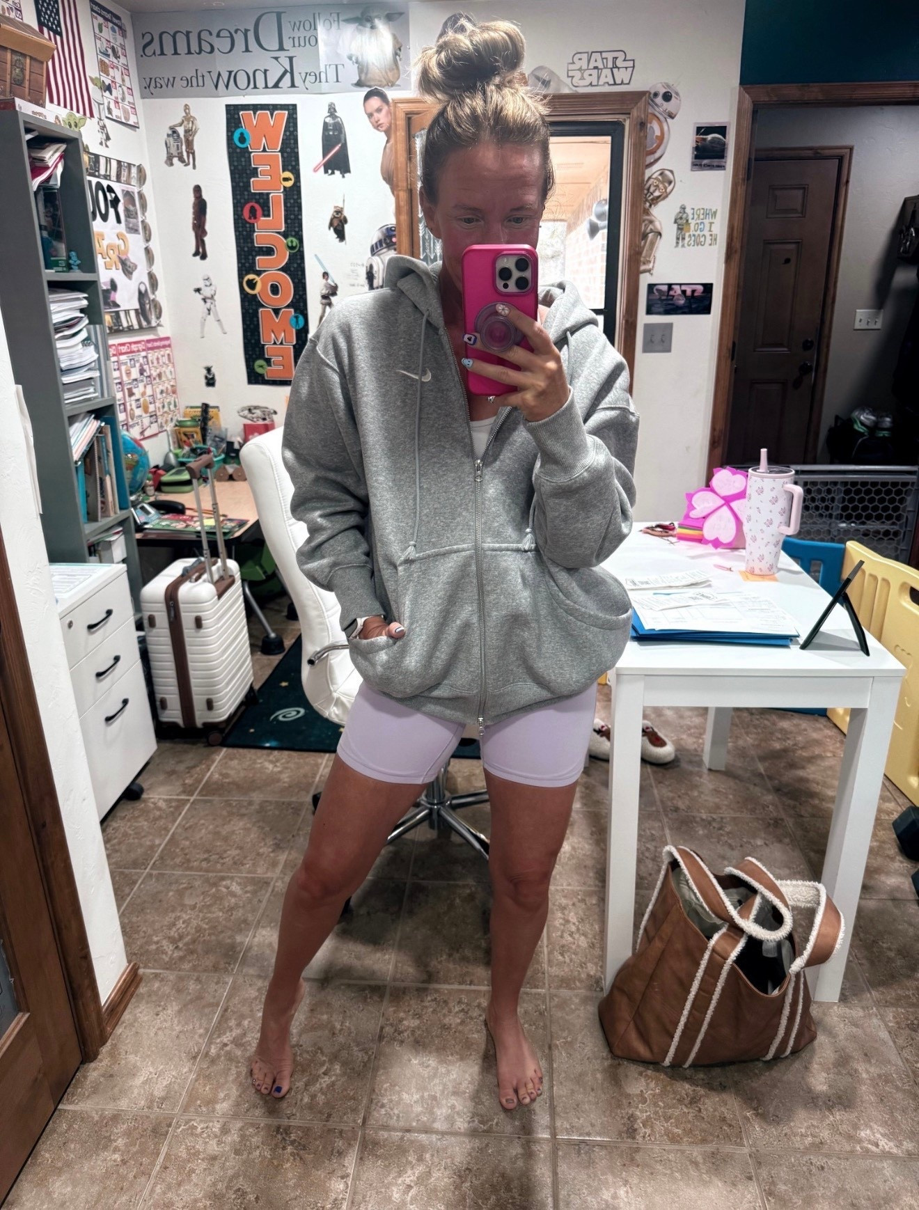From burpees… to business. 🔥

This is the real “work from home” life.

Workout done ✔️
Hair still in the messy bun ✔️
Invoicing ✔️

No fancy office.
No influencer aesthetic.

Just a 41-year-old mom trying to take care of her body, work, and follow where God is leading.

Some days look strong.
Some days look messy.

But both can be faithful. 🤍

Welcome to real life over here.

#faithandfire #everydaywoman #momlifeunfiltered #faithandfitness #workfromhomelife #messybunlife #athleisuremom #fitmomlife #reallifemom #lcfashionfitstyle


#LTKdayinmylife #LTKfitnessgoals #LTKmomlife