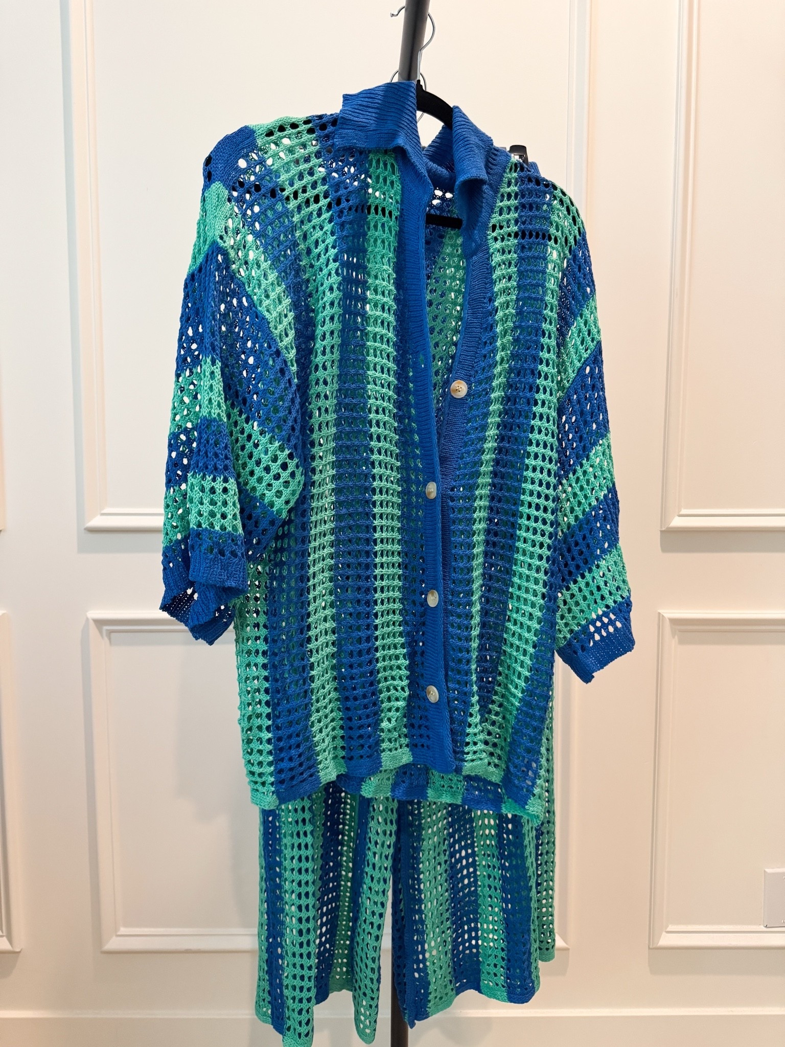 Got this last year in a different color and was super impressed I grabbed it again it’s got great length too. Size xl