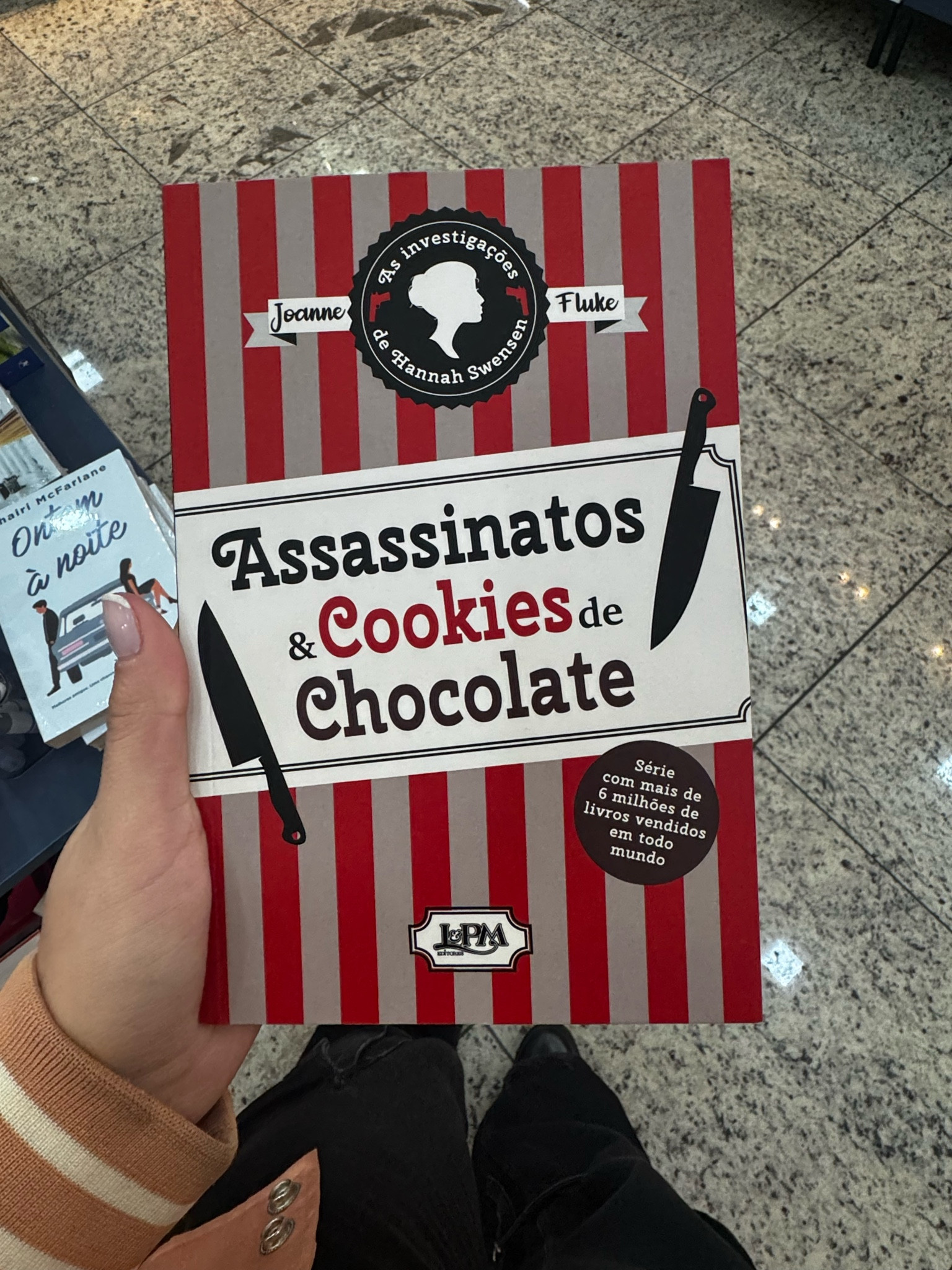 Leitura aconchegante e personagens cativantes, com um toque de suspense! 

#LTKover50style #LTKbrasil #LTKgiftguide