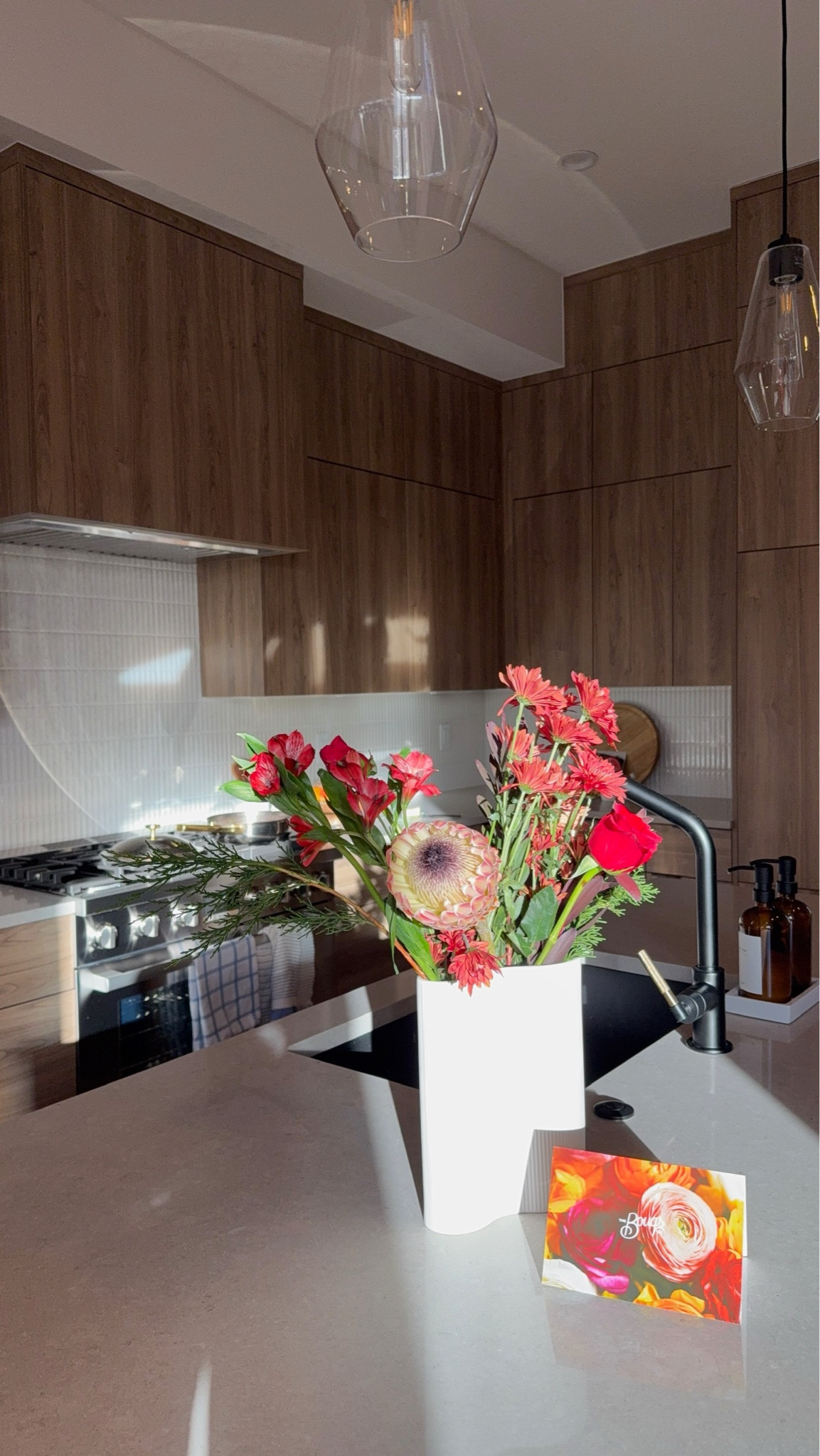 Bouqs home flower delivery home decor flower gift delivery company 

#LTKGiftGuide #LTKStyleTip #LTKHome