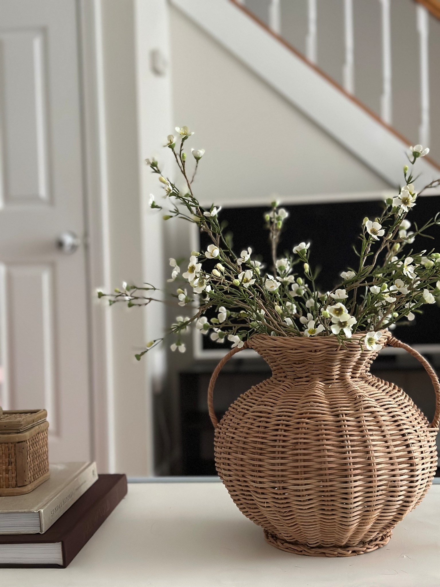 Wicker vase, at home, home decor, faux florals, living room, summer flowers, sale, vase, floral stems

#LTKSaleAlert #LTKFindsUnder50 #LTKHome