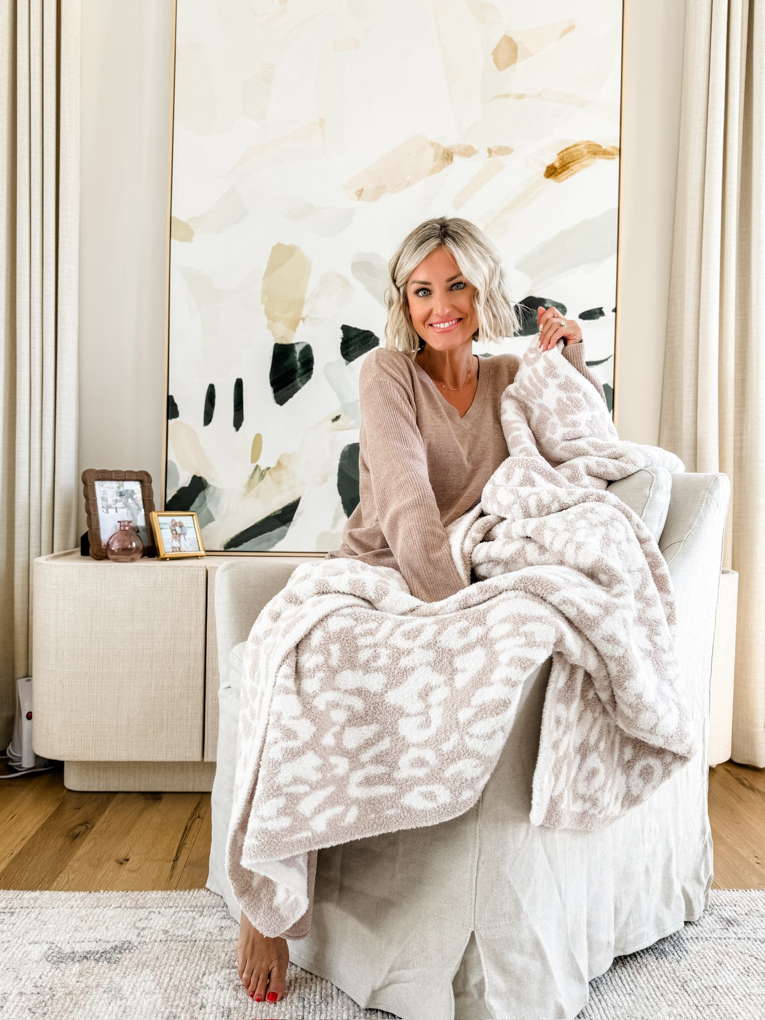 Highly recommend grabbing these barefoot dreams finds from the NSale! Wearing size small in set!

Loverly Grey, barefoot dreams, Nordstrom anniversary sale, Nsale, nordstrom finds 

#LTKxNSale #LTKSaleAlert