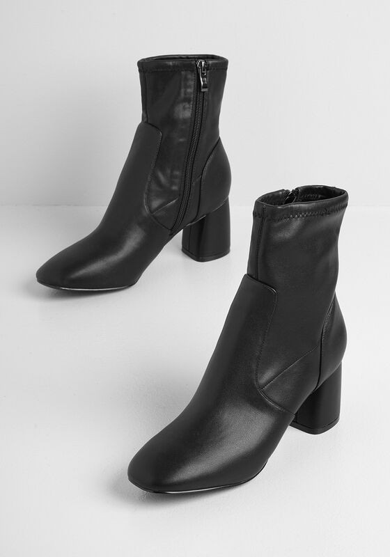 Step Toward Structure Boot in 37 by Chelsea Crew from ModCloth | Modcloth