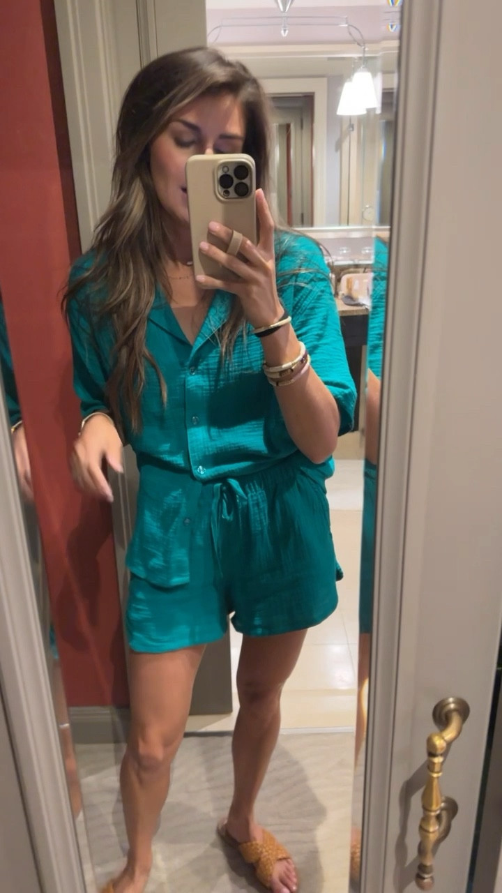 Two piece set 

#LTKsalealert #LTKFind #LTKSeasonal